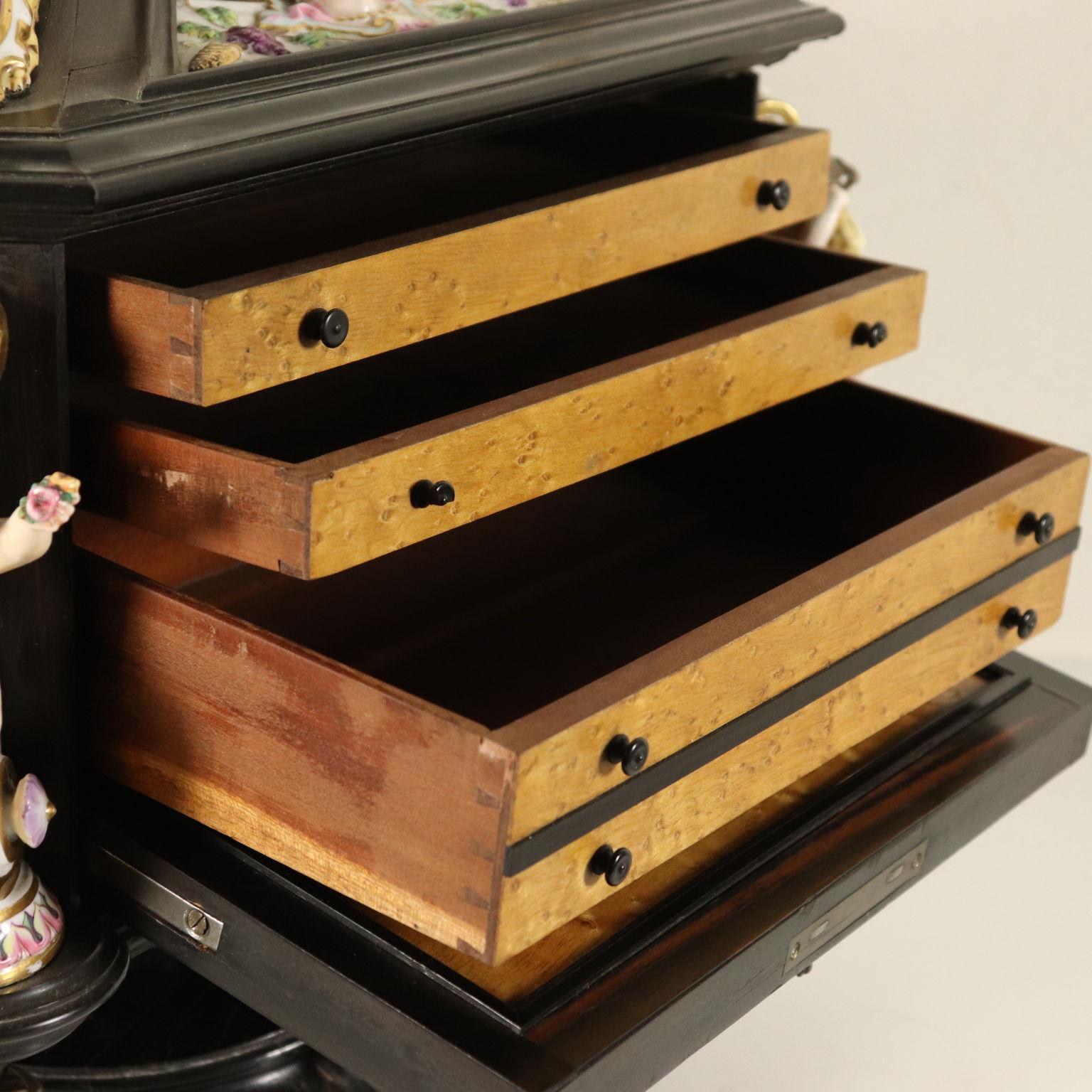 European Jewel Box Ebony Capodimonte Ceramic, Italy, Second Half of the 1800s
