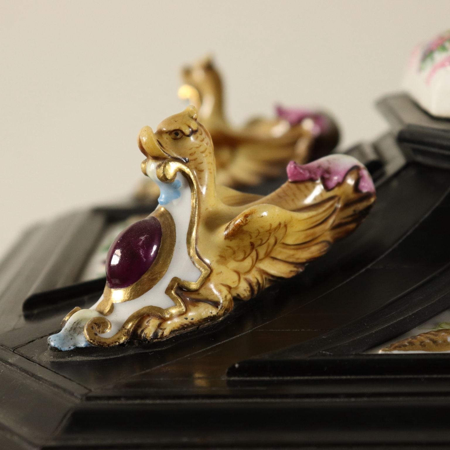 Jewel Box Ebony Capodimonte Ceramic, Italy, Second Half of the 1800s In Excellent Condition In Milano, IT