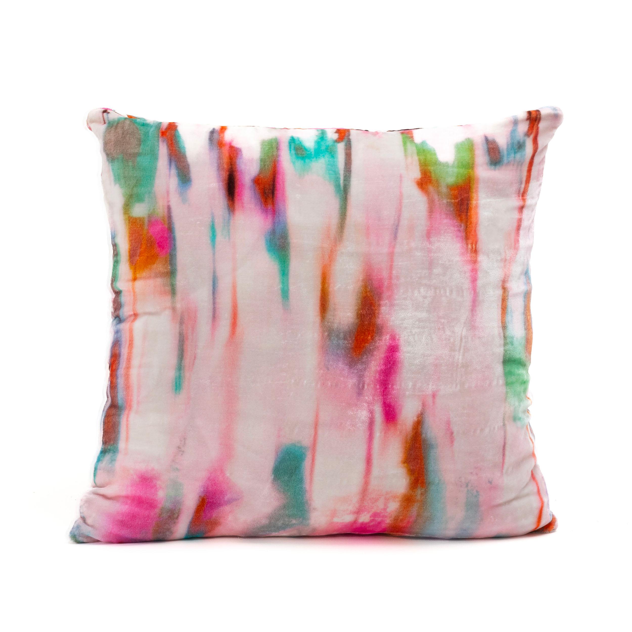 - Cojín de terciopelo de seda (delante y detrás)
- Tamaño: 45cm*45cm
- Diseño diferente delante y detrás
- Cremallera lateral invisible
- Viene con relleno, 100% kapok

Los cojines de Coralla son un tributo a la creatividad, a la imaginación