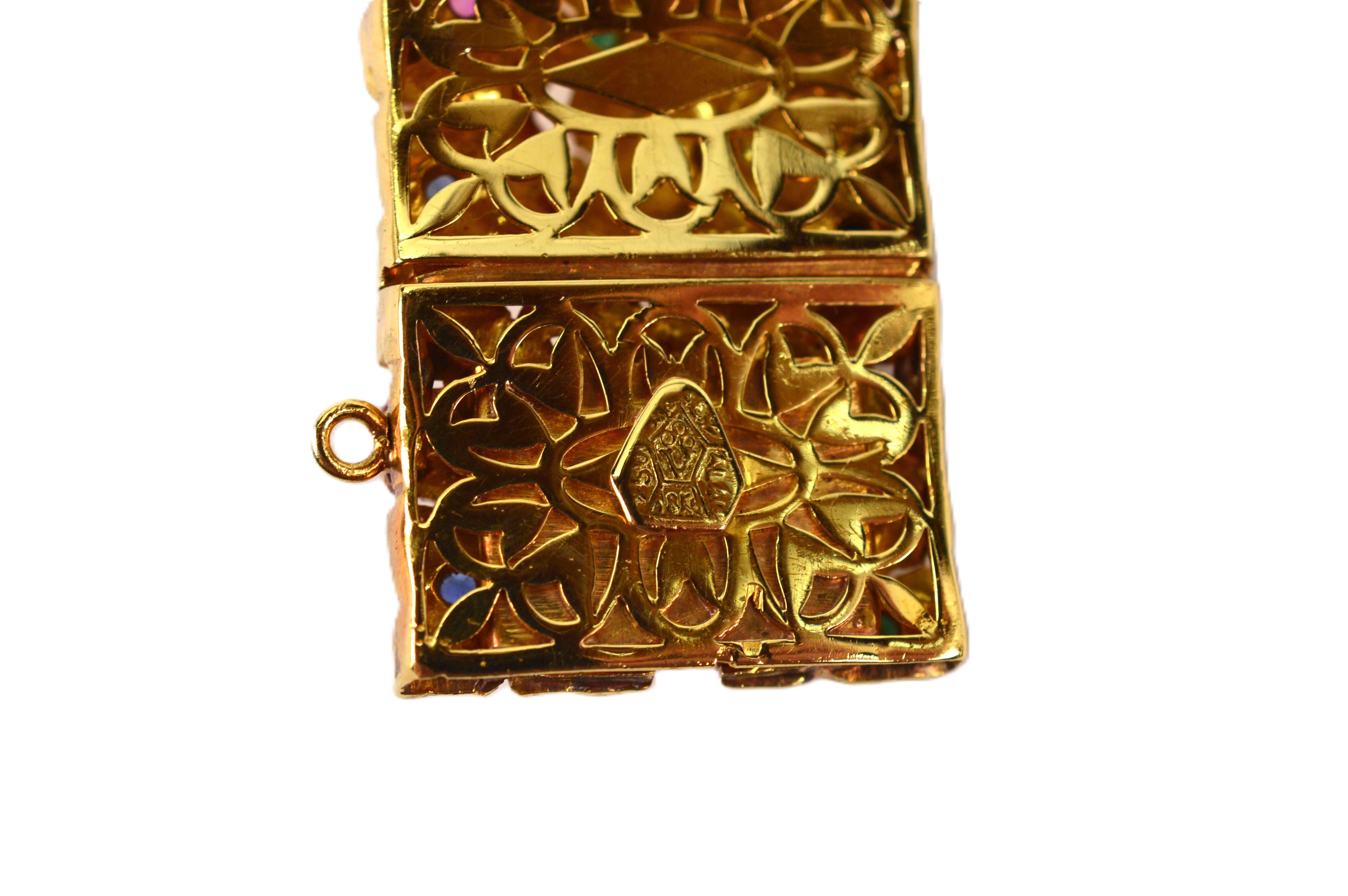 Jewel Emerald Ruby Sapphire Sculpted 18 Karat Gold Floral Luxury Bracelet im Angebot 7