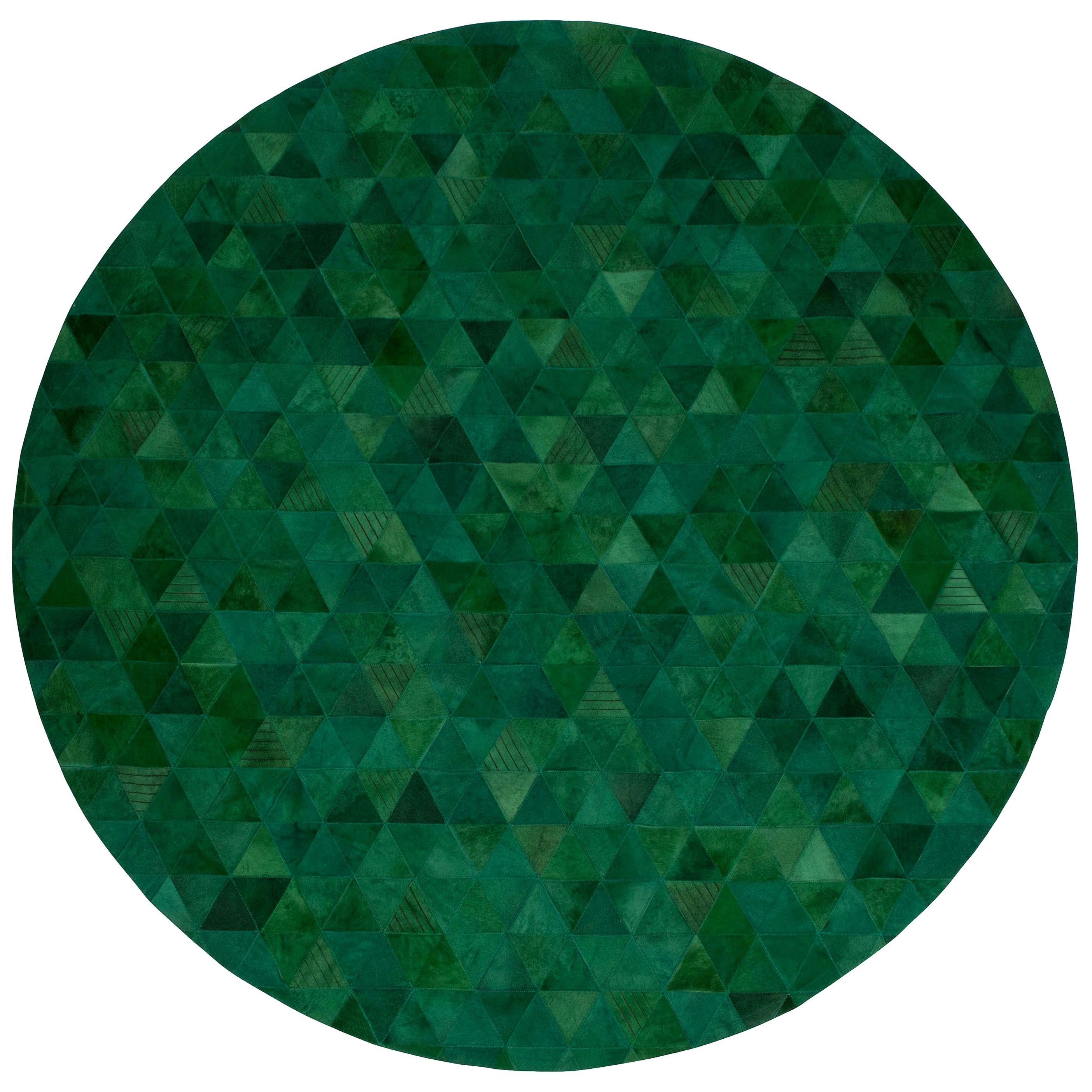 Jewel green Round Trilogia Emerald Customizable Cowhide Area Rug X-Large For Sale