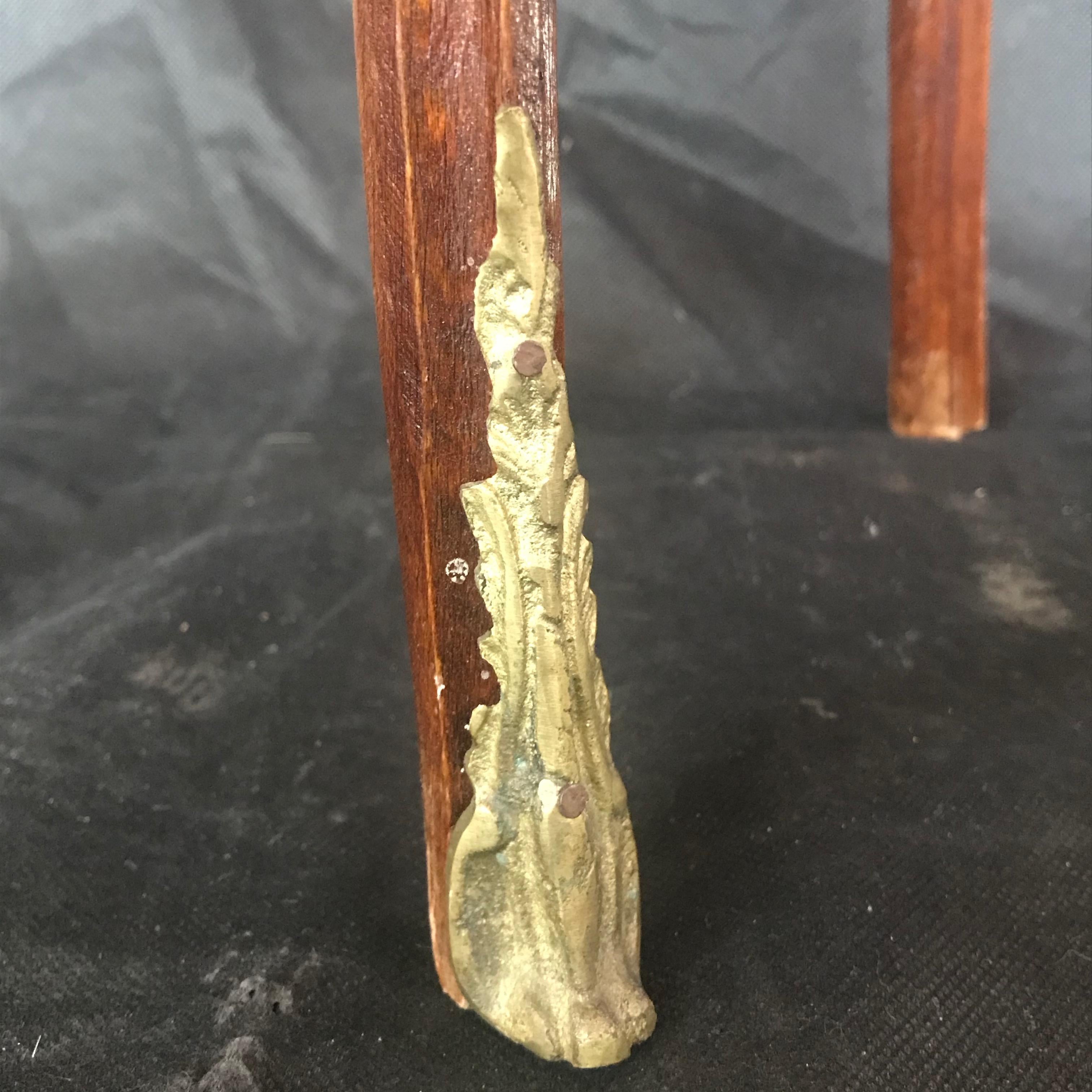 Joya de mesa auxiliar o mesilla de noche francesa de marquetería de diamantes en venta 6