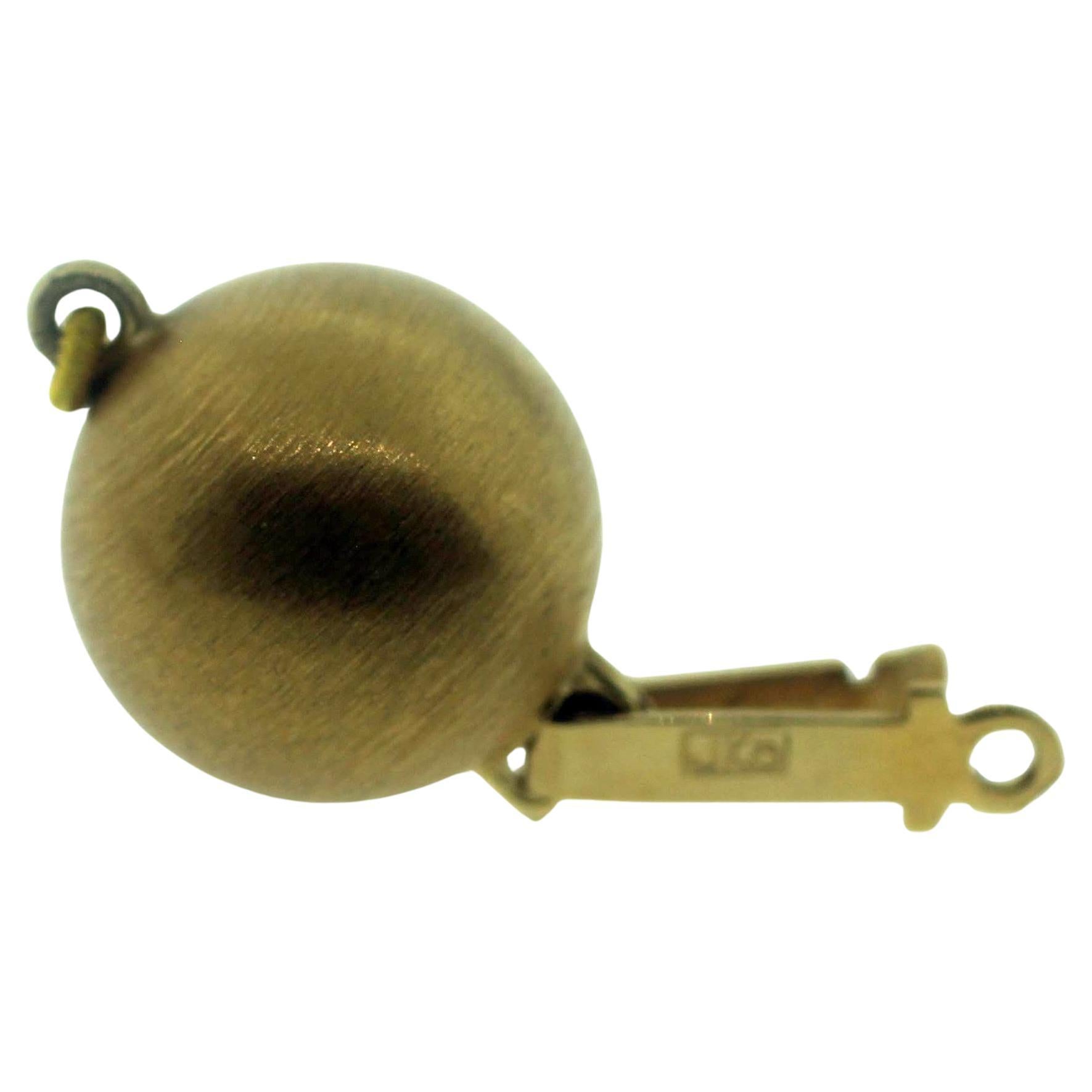 Jewel Of Ocean 18K Gold 19x13mm Clasp In New Condition For Sale In Hicksville, NY