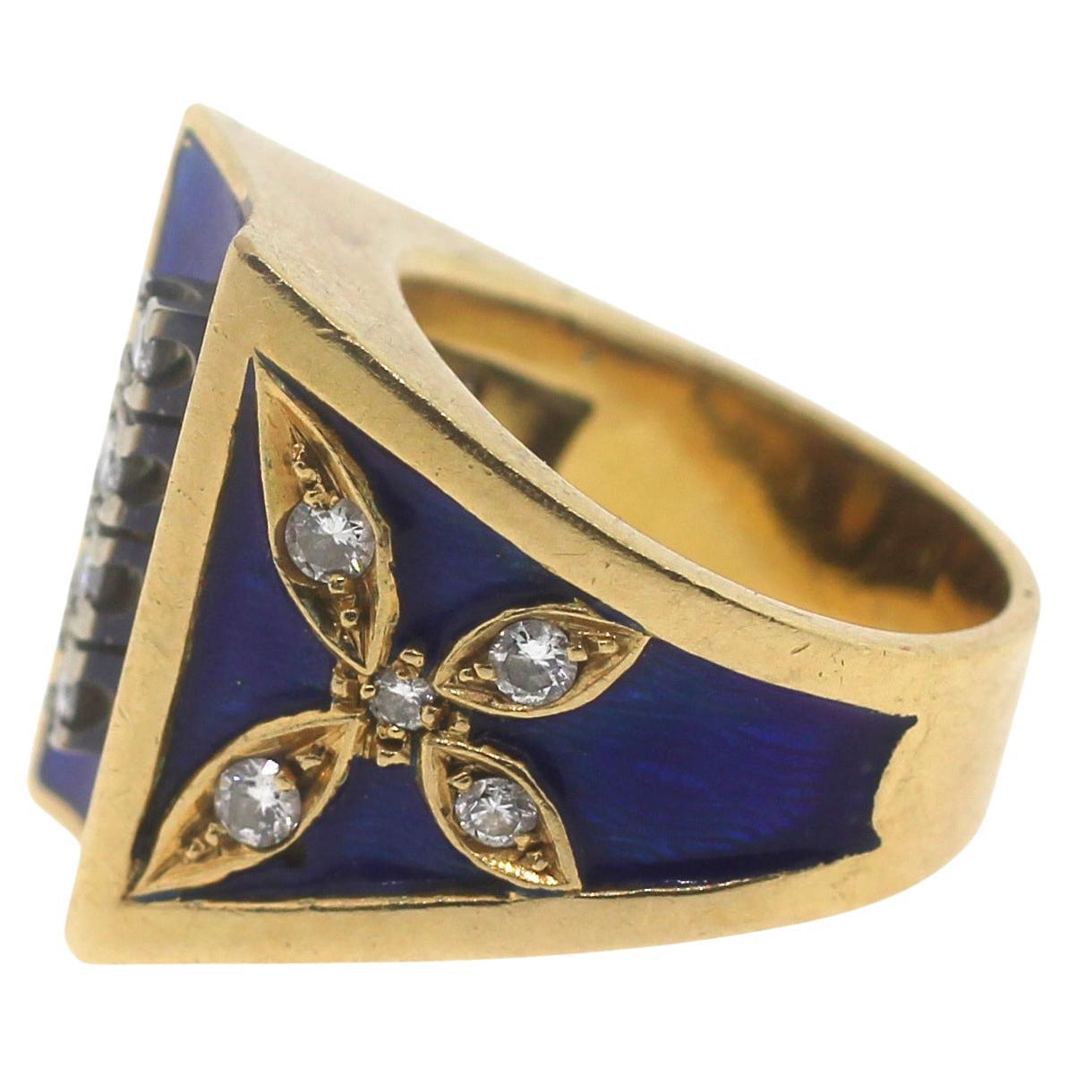 Jewel Of Ocean Estate Cocktail Enamel Ring
18K Yellow Gold & Enamel and Approx. 0.5 Carats Near Colorless VS1 Diamonds
Ring Size: 4.25
Retail Price $15,000.00
Total Item Weight (g): 11.3
Item #