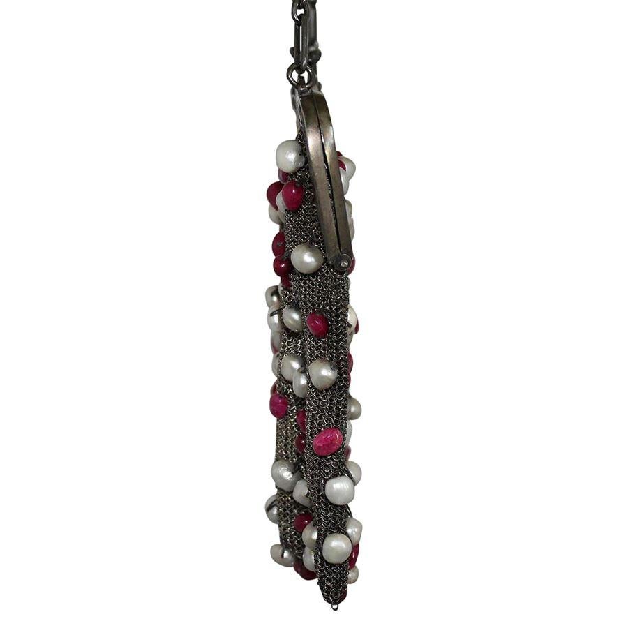 Silver metal net Stunning stones application Baroque pearls Ruby Silver chain Cm 22 x 16 (8.6 x 6.3 inches) Unique piece without tag as usual
