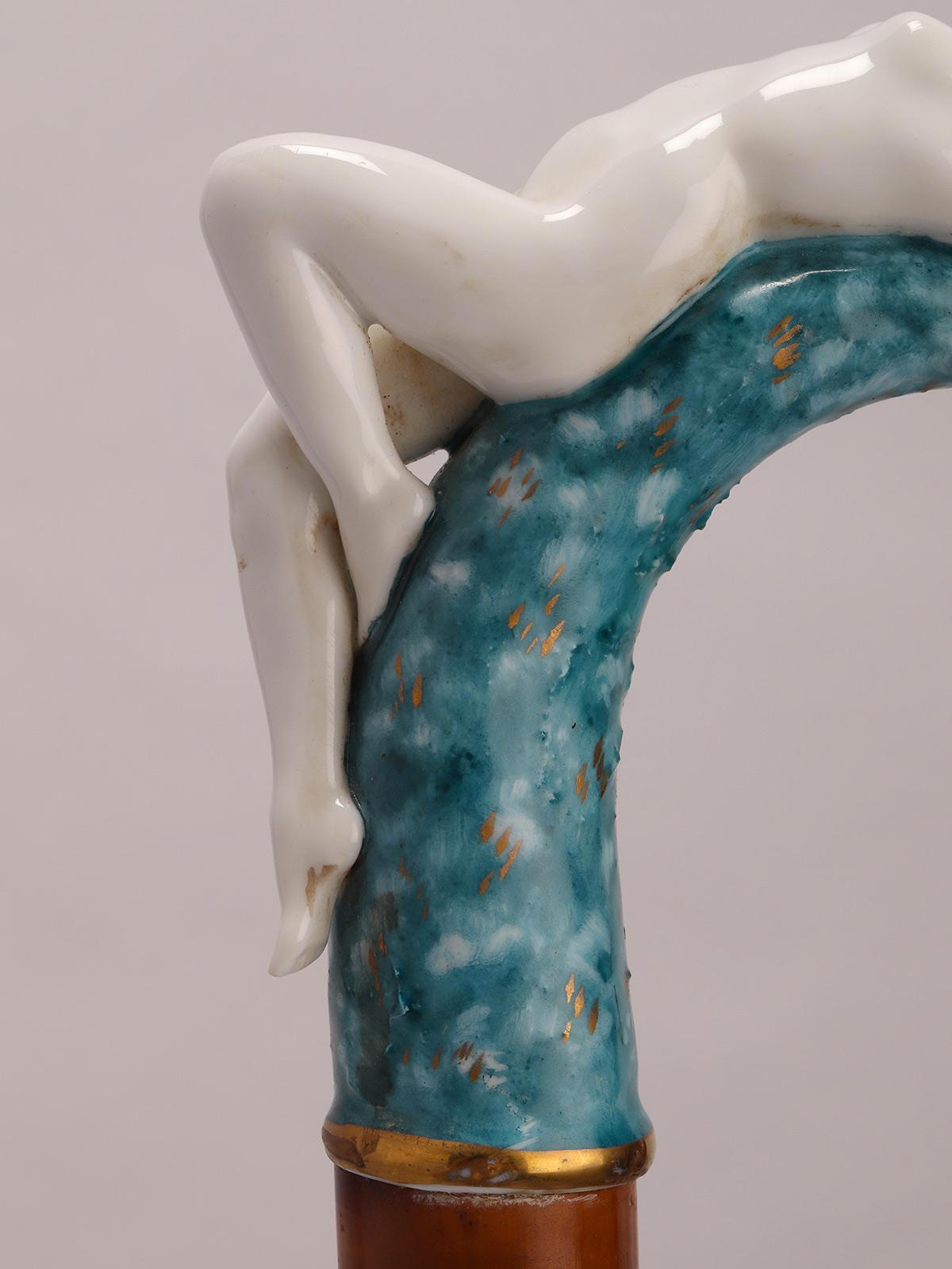 Jewel porcelain walking stick depicting a naked lying woman, Italy 1890.  For Sale 1