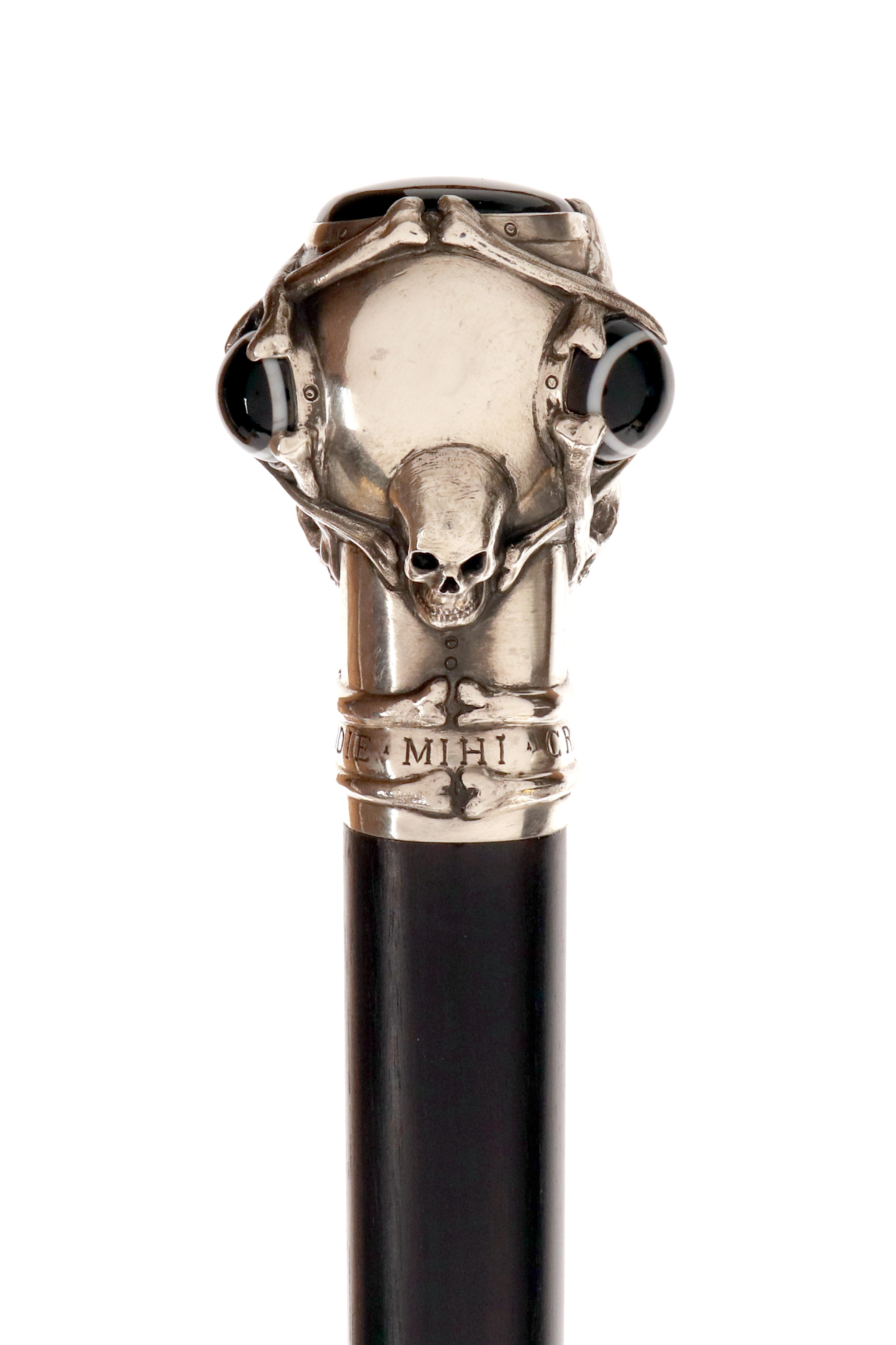 Autrichien Bâton de marche représentant une vanitas, signé Turriet & Bardach, Autriche 1880 en vente
