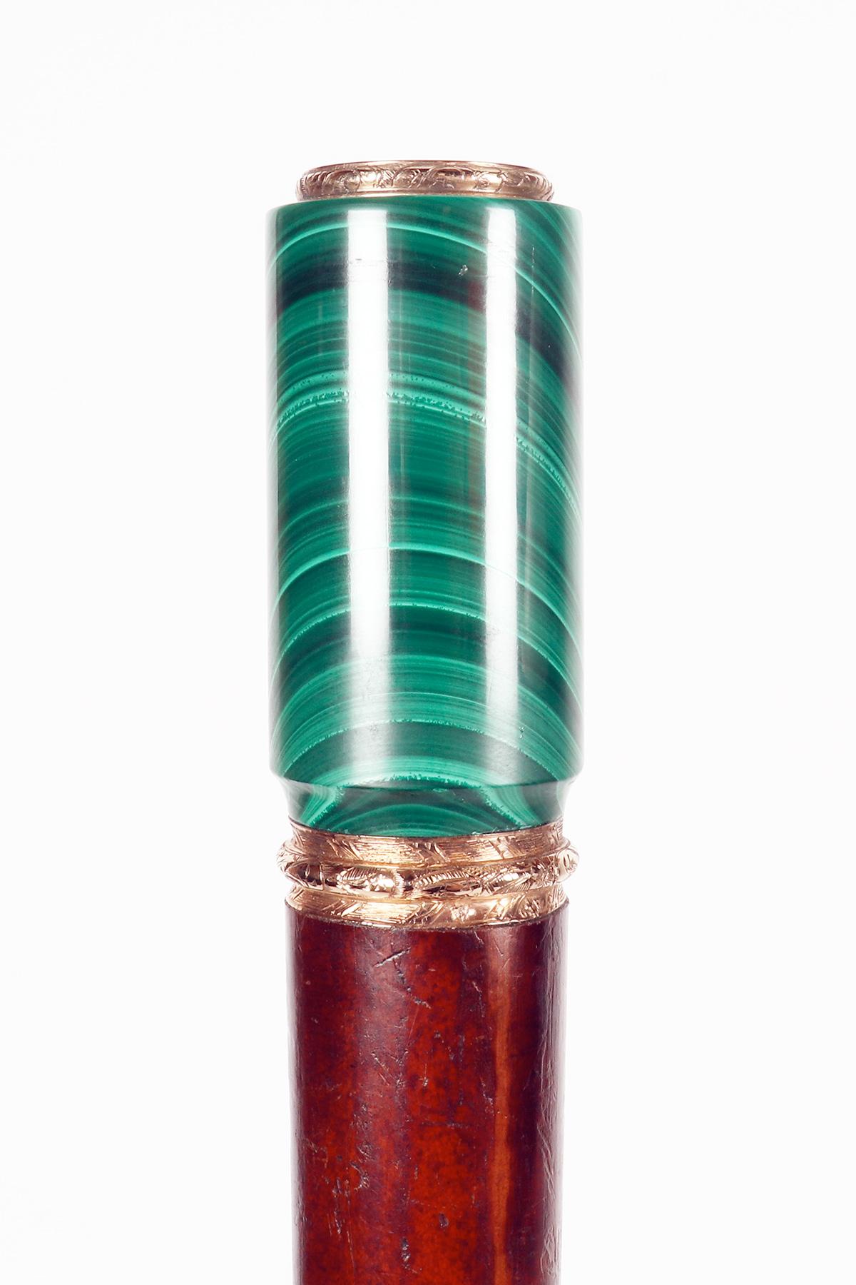 Walking stick, gold, malachite handle, Signed Gabriel Falguieres. France 1900. In Good Condition For Sale In Milan, IT