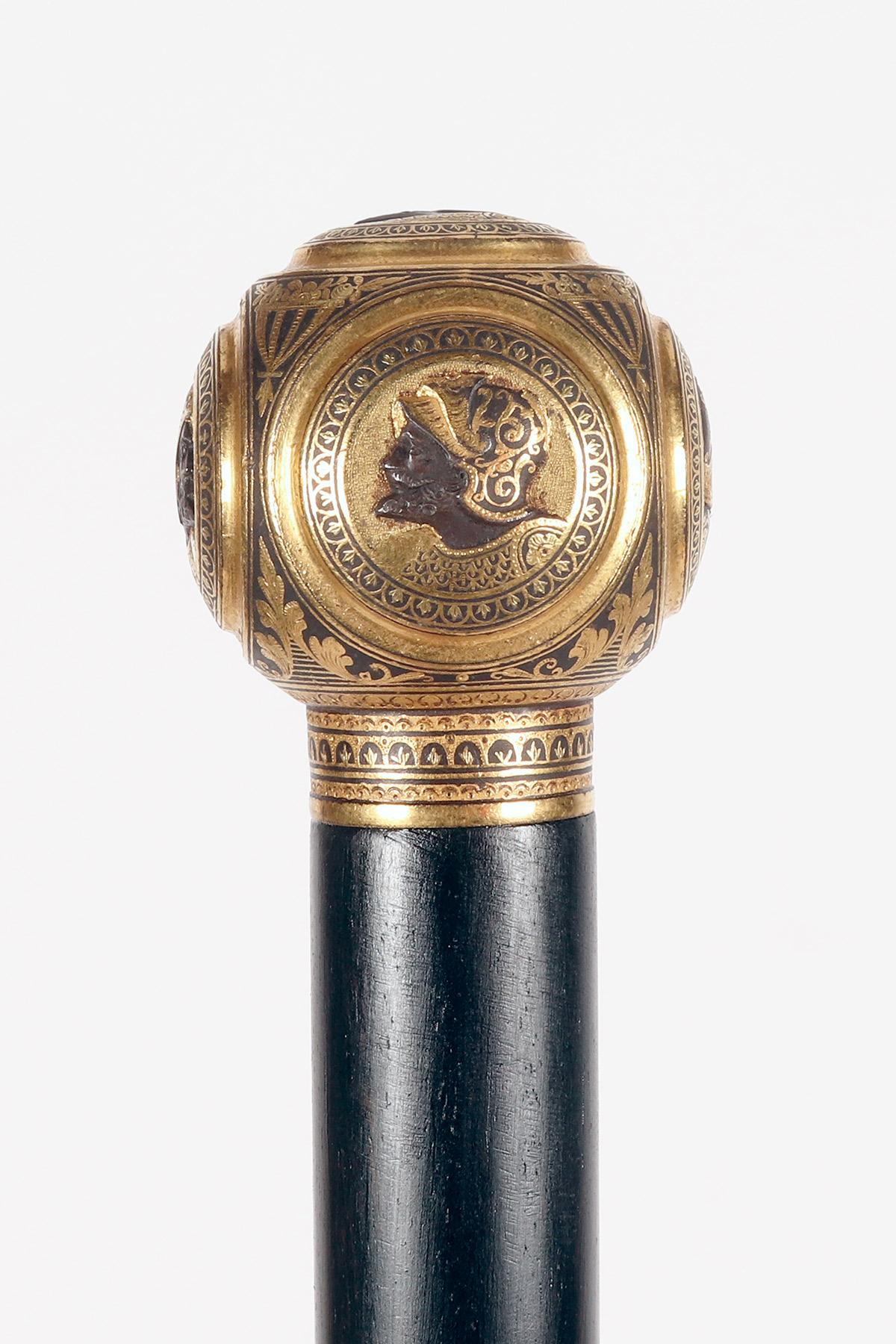 Or Stick de marche à bijoux, représentant 5 camées, Russie 1880. en vente
