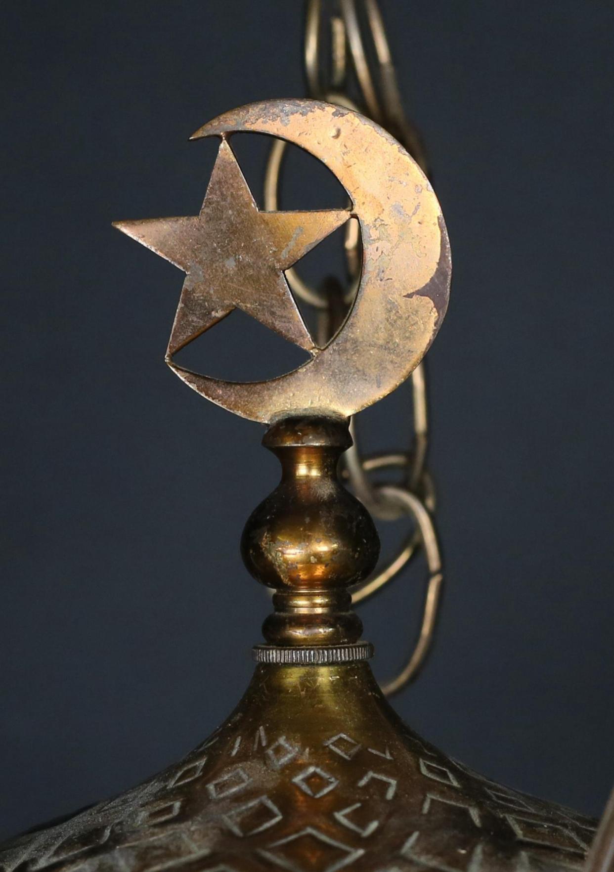 Jeweled and Etched Brass Moroccan Pendant Light In Good Condition For Sale In Chicago, IL