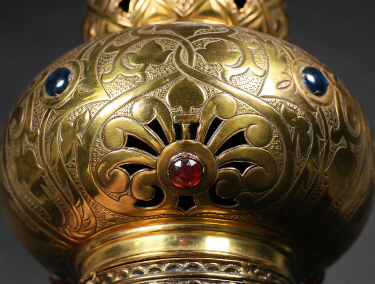 Jeweled and Etched Brass Moroccan Pendant Light For Sale 3