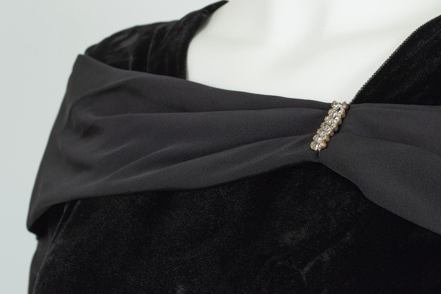 Jewell Deco Schwarzer Samt und Georgette Drapierung Schulter Cocktailkleid - L, 1940er Jahre im Angebot 3