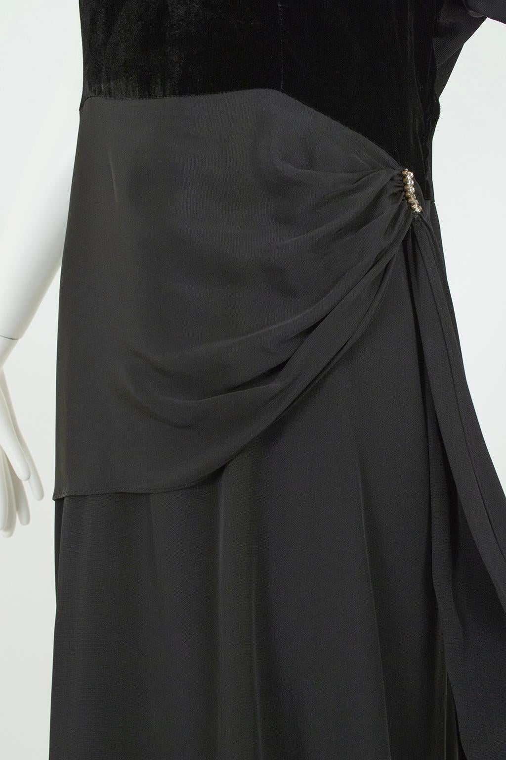 Jewell Deco Schwarzer Samt und Georgette Drapierung Schulter Cocktailkleid - L, 1940er Jahre im Angebot 5
