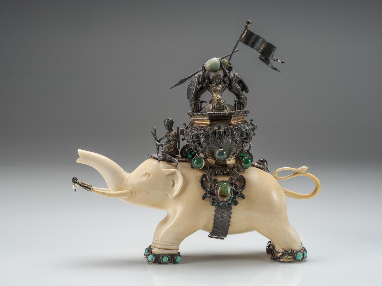 Belle Époque Éléphant en bijoux portant des guerriers, 19e siècle - J.S. Kaufmann, Hanau en vente