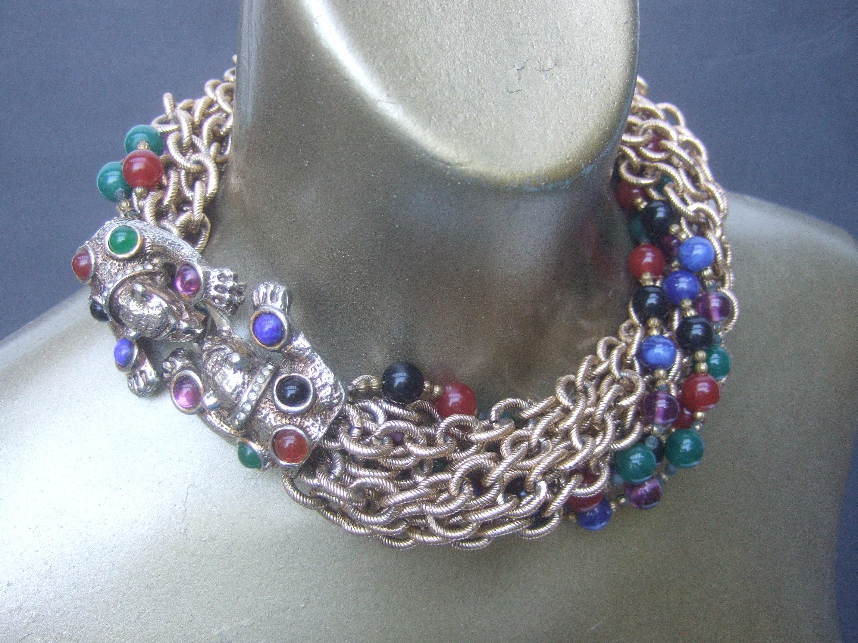 Jeweled Feline Clasp Gilt Metal Choker Chain Necklace c 1980s In Good Condition For Sale In University City, MO