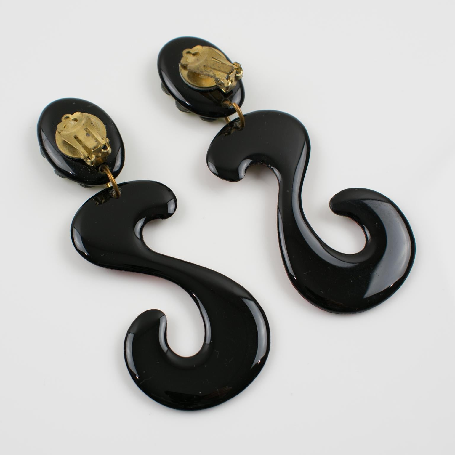 Jeweled Clip-on Earrings with Scottish Tartan Pattern In Excellent Condition For Sale In Atlanta, GA