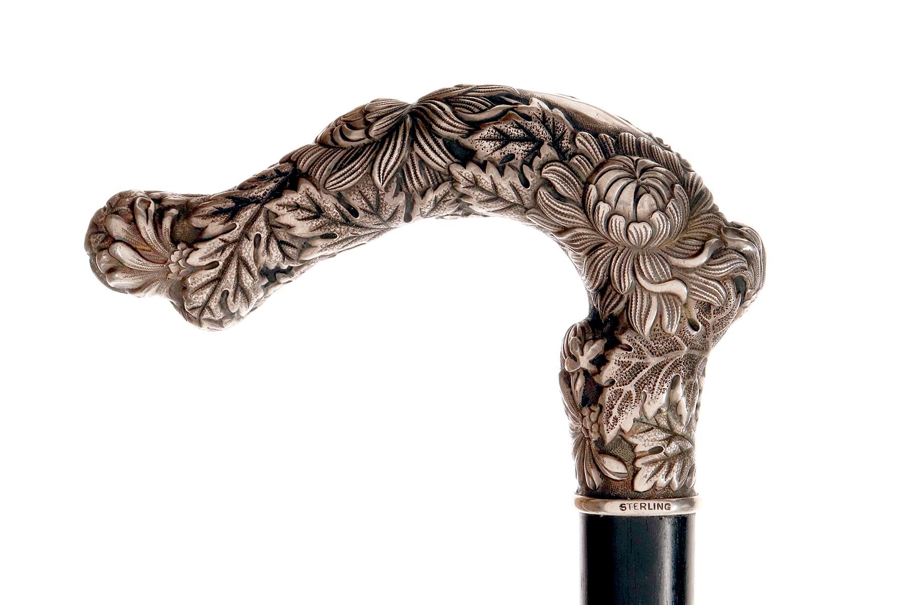 Jeweled silver walking stick depicting chrysanthemums, by Tiffany, USA 1890-1900 In Good Condition For Sale In Milan, IT