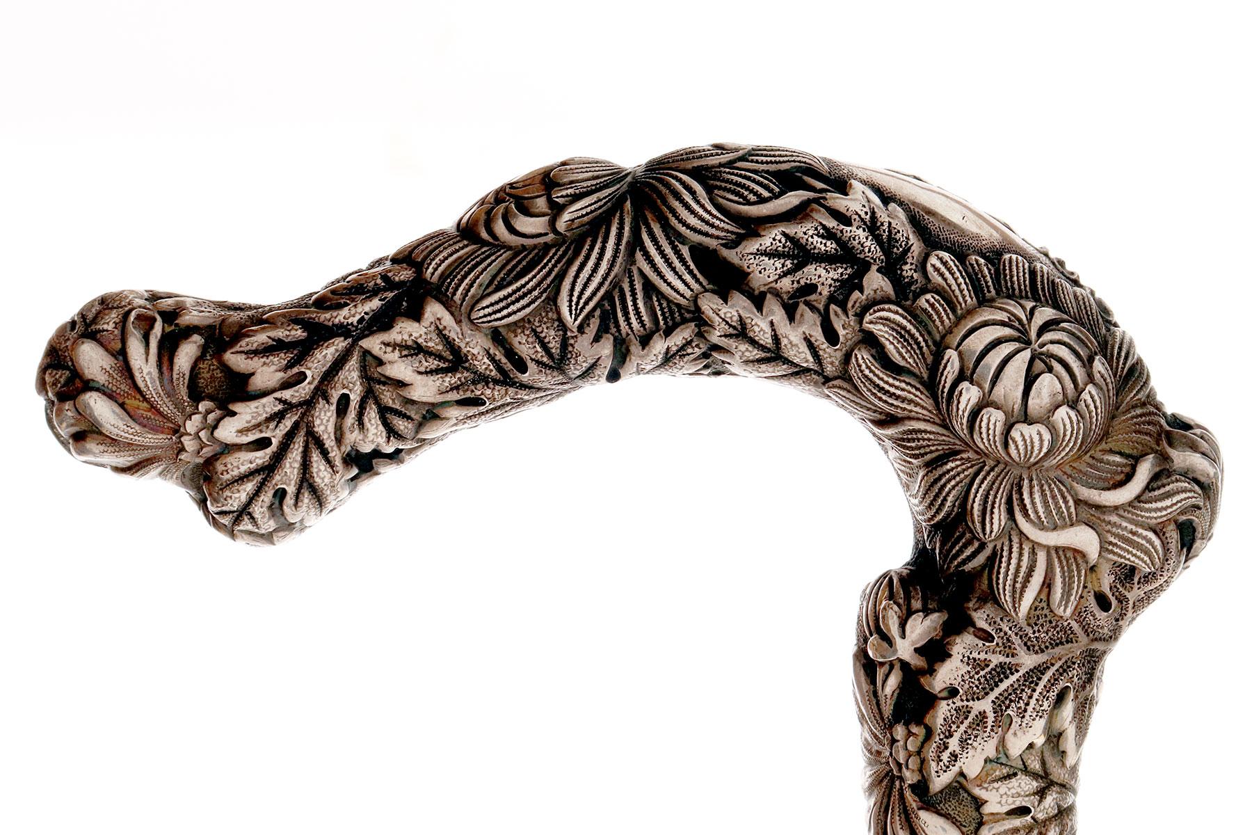 Jeweled silver walking stick depicting chrysanthemums, by Tiffany, USA 1890-1900 For Sale 3