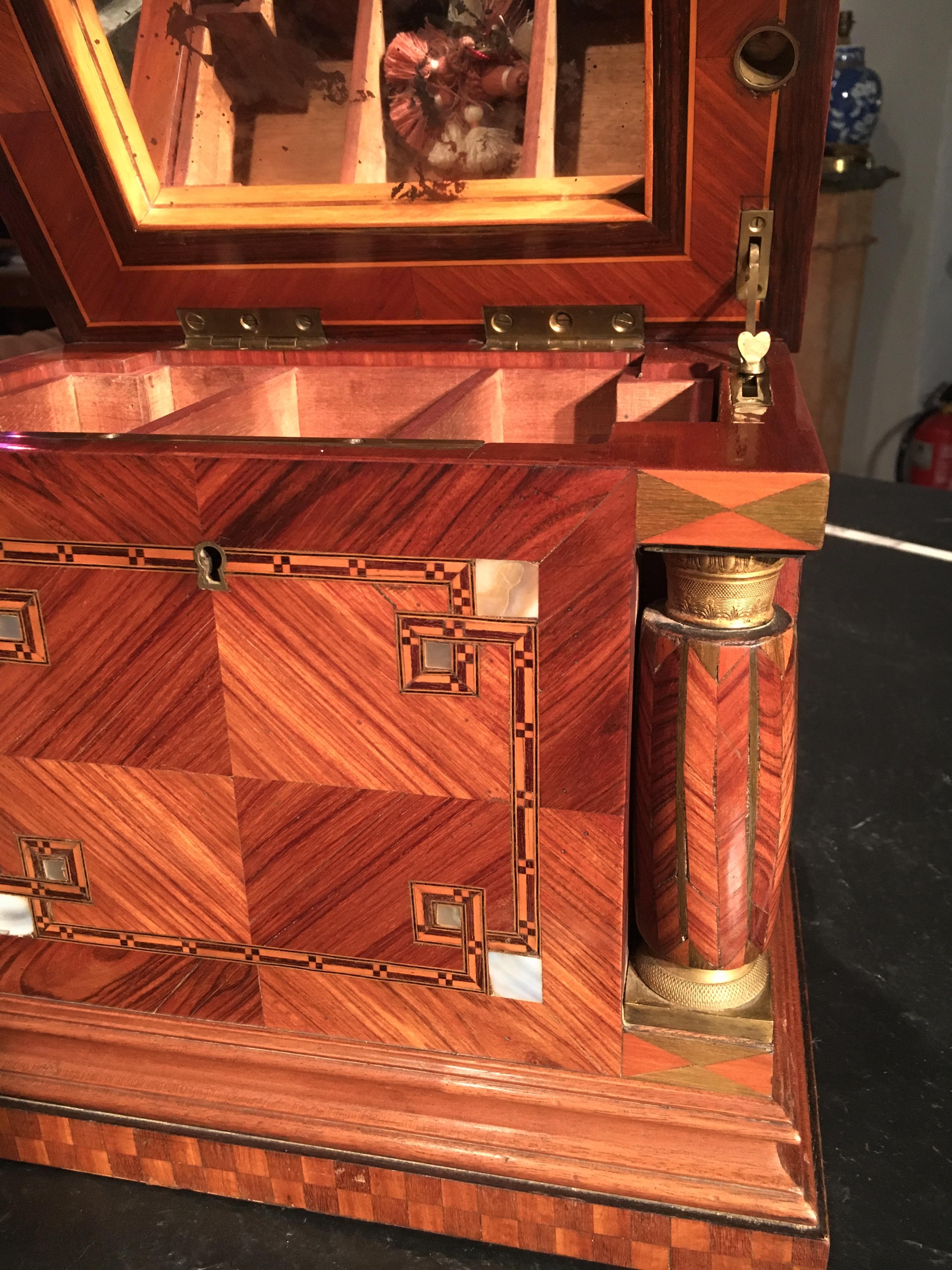 Jeweler box in marquetry of different woods and applications.
Artdeco period.
circa 1930.