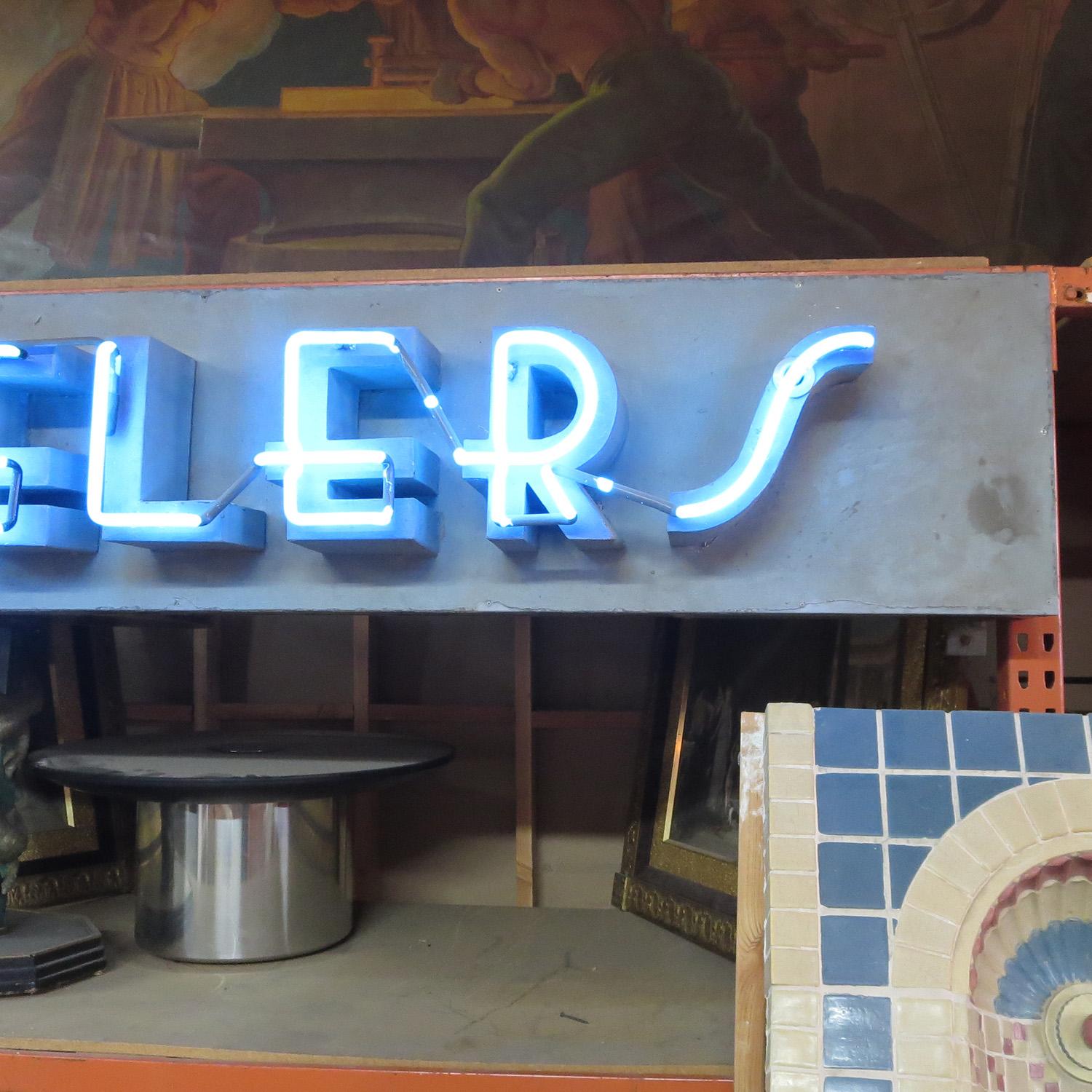 Jewelers Art Deco Neon Sign In Good Condition In North Hollywood, CA