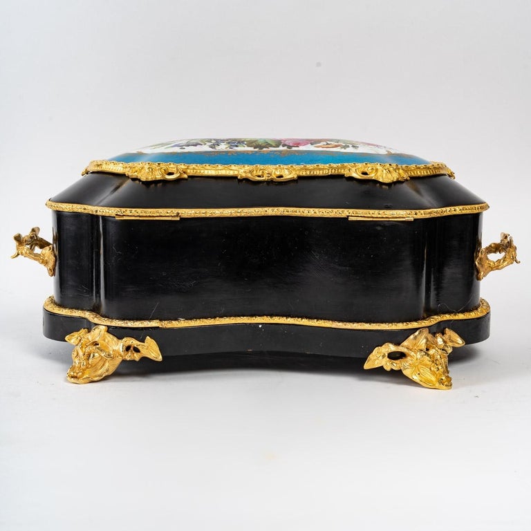 Porcelain Jewellery Box, 19th Century For Sale