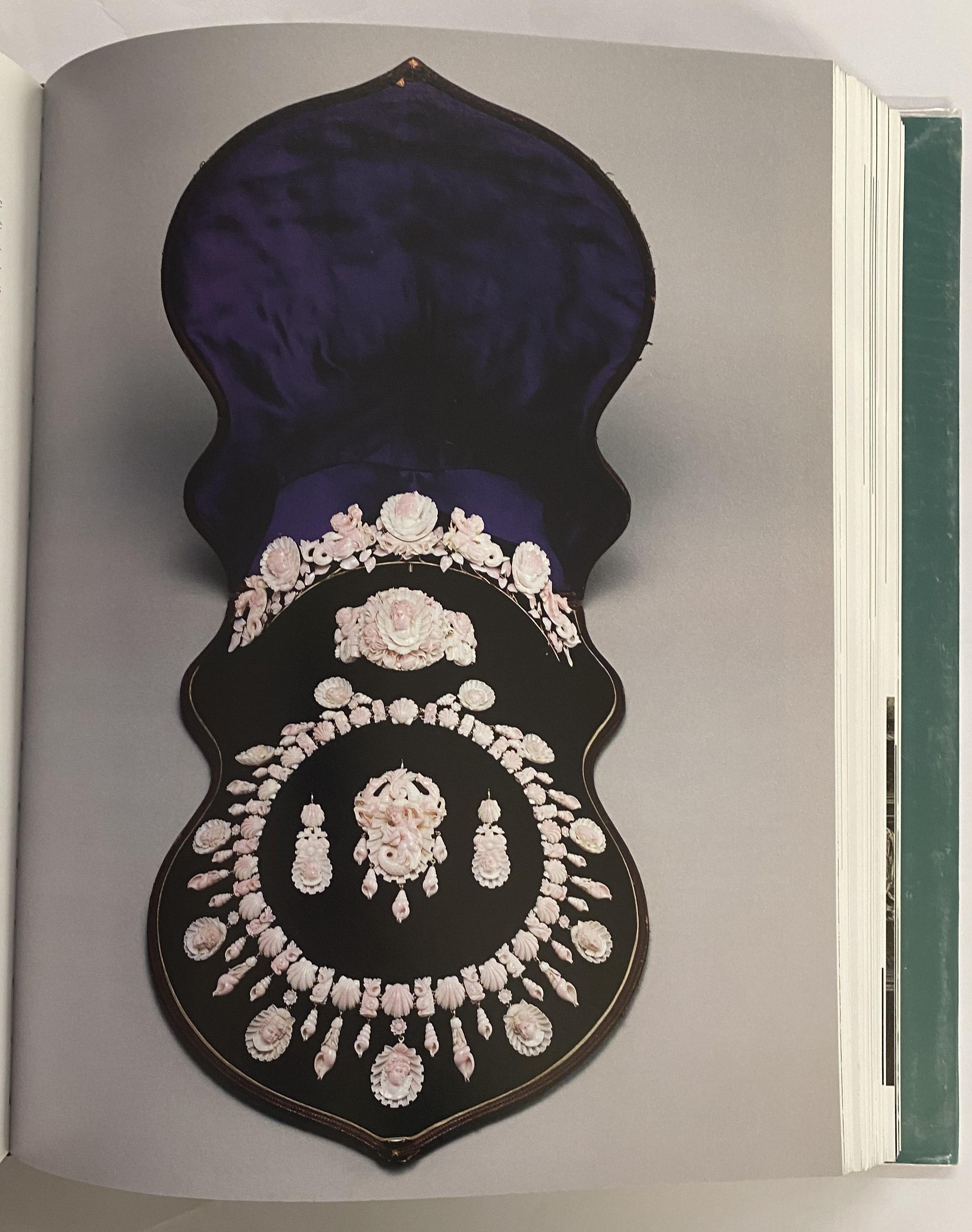 Jewellery in the Age of Queen Victoria : A Mirror to the World (Livre) en vente 8