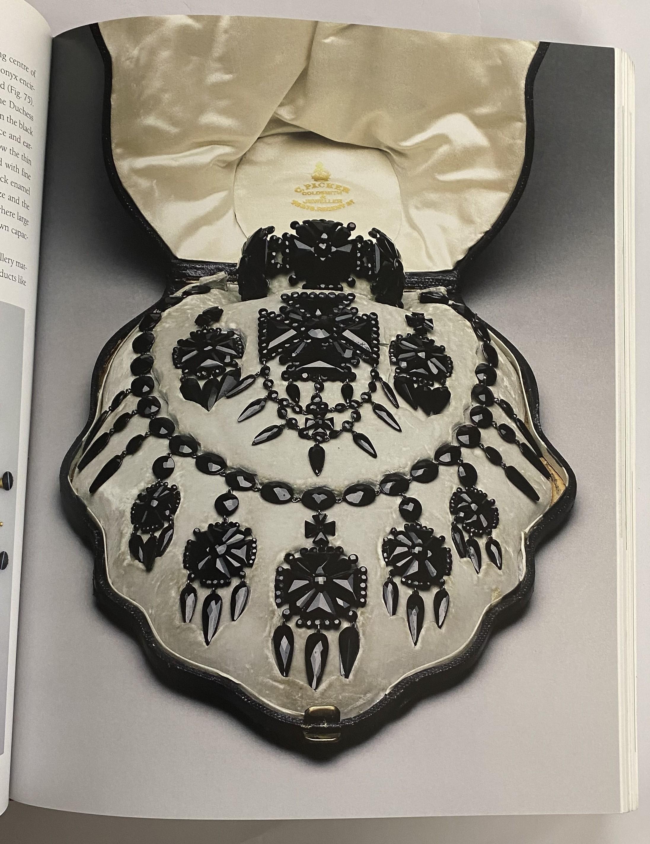 Jewellery in the Age of Queen Victoria : A Mirror to the World (Livre) en vente 2