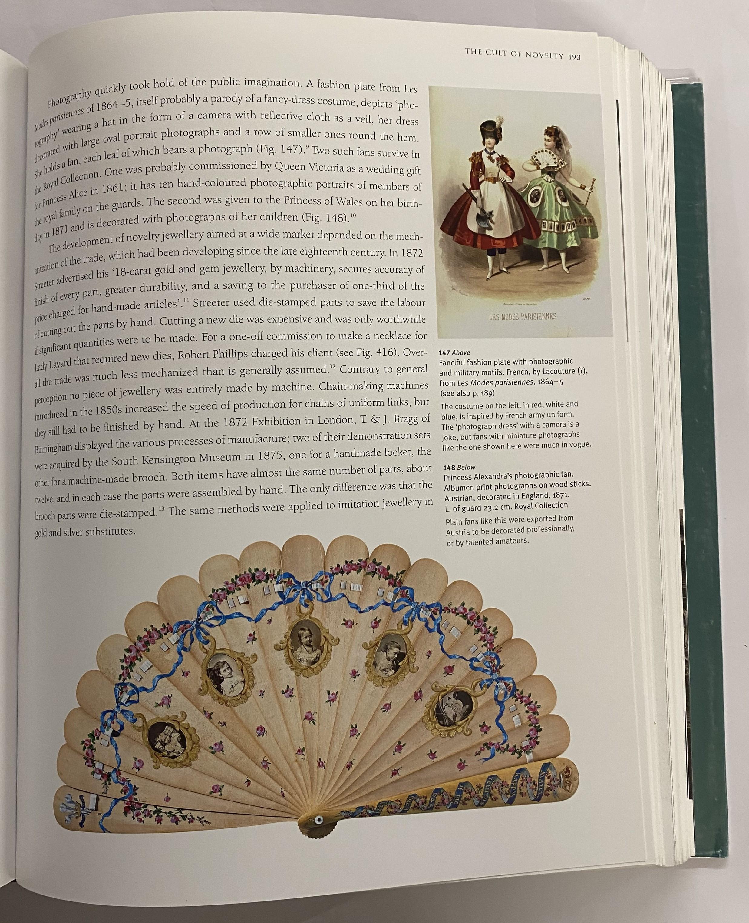 Jewellery in the Age of Queen Victoria : A Mirror to the World (Livre) en vente 4