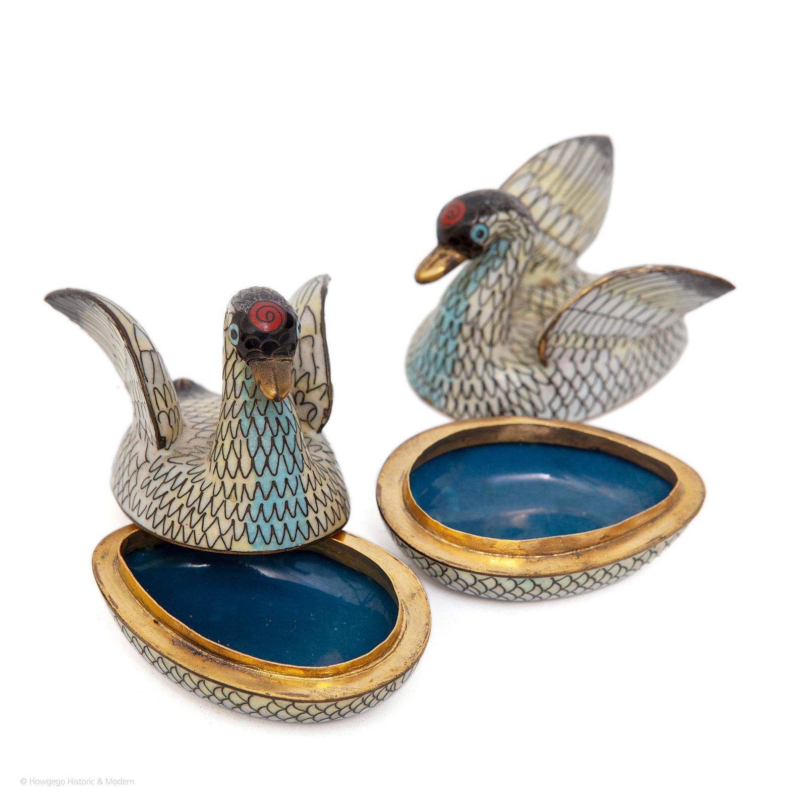 - Once courtship is complete, male and female swans bond for life and this delightful pair of Japaneer cloisonné swans symbolize love and constancy, representing soul mates for life. Swans also symbolize grace, beauty, trust, loyalty, inner beauty