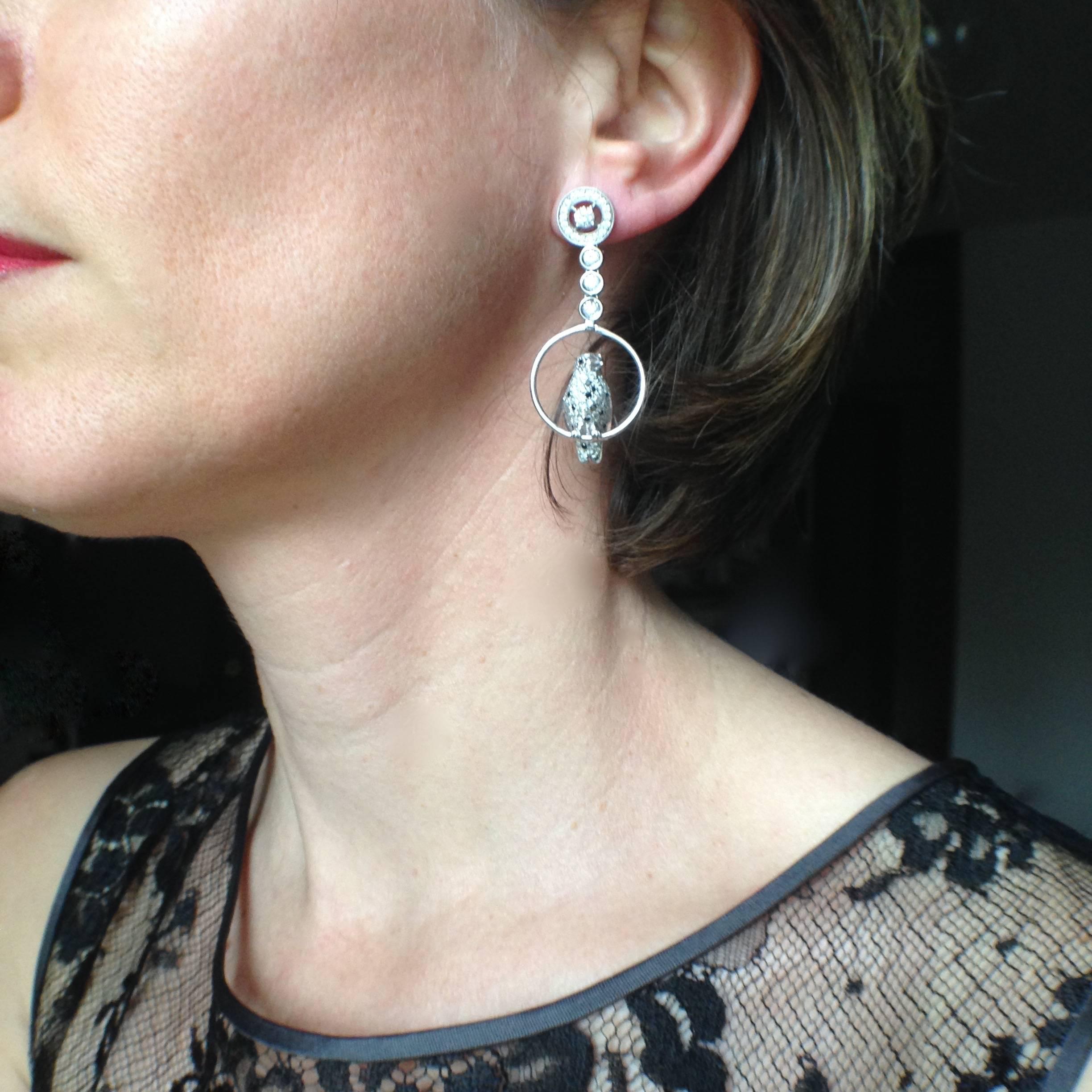 Jewelry Bird White Black Diamond 18 Karat White Gold Drop Earrings Made in Italy For Sale 4