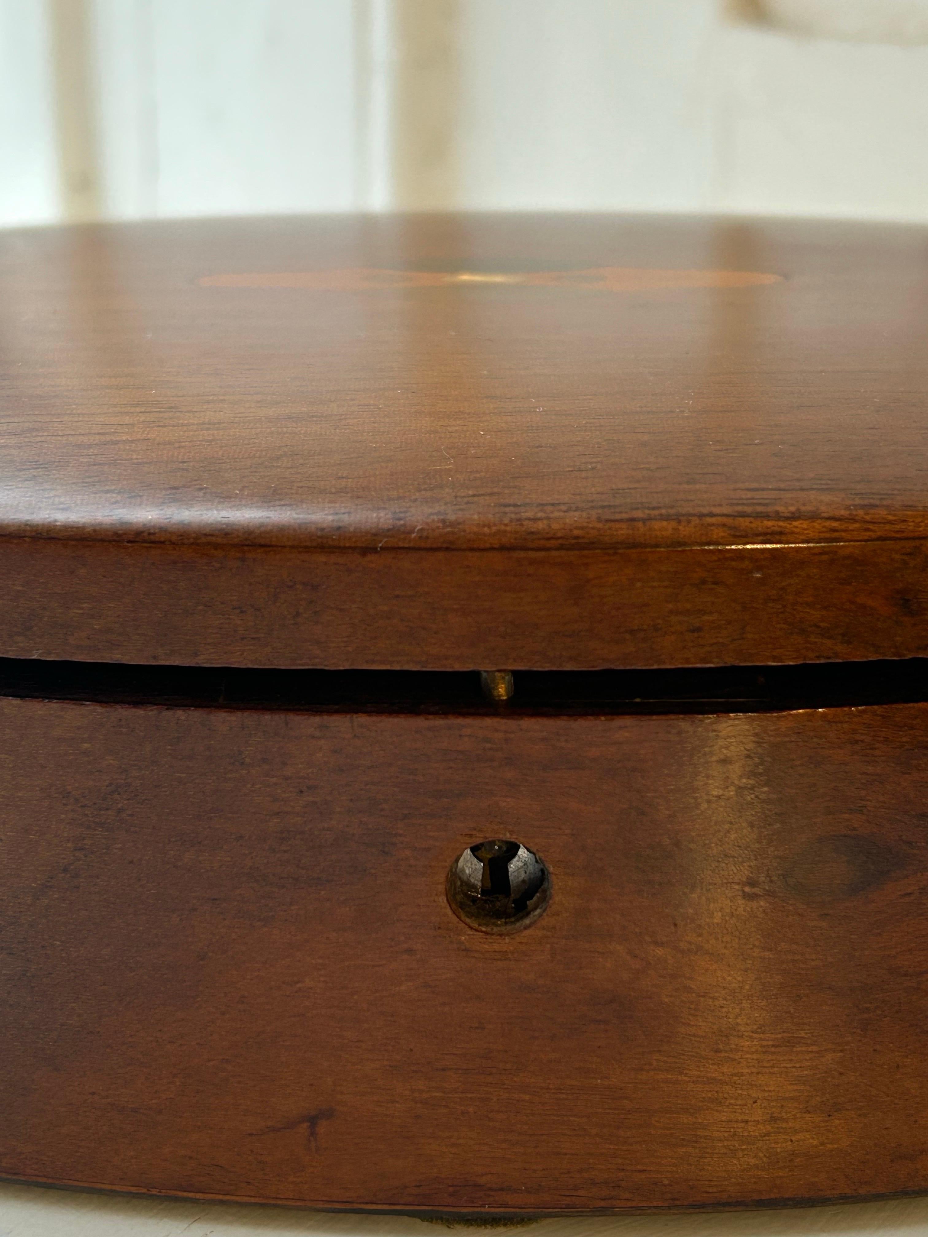 Jewelry Box by Cathrine Horsbøl — Denmark’s First Female Designer, circa 1900 In Good Condition For Sale In Valby, 84