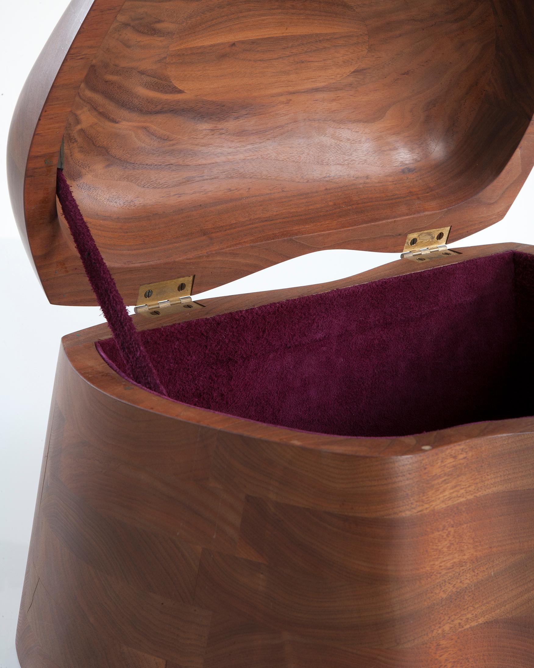 Noyer Boîte à bijoux de Wendell Castle en vente