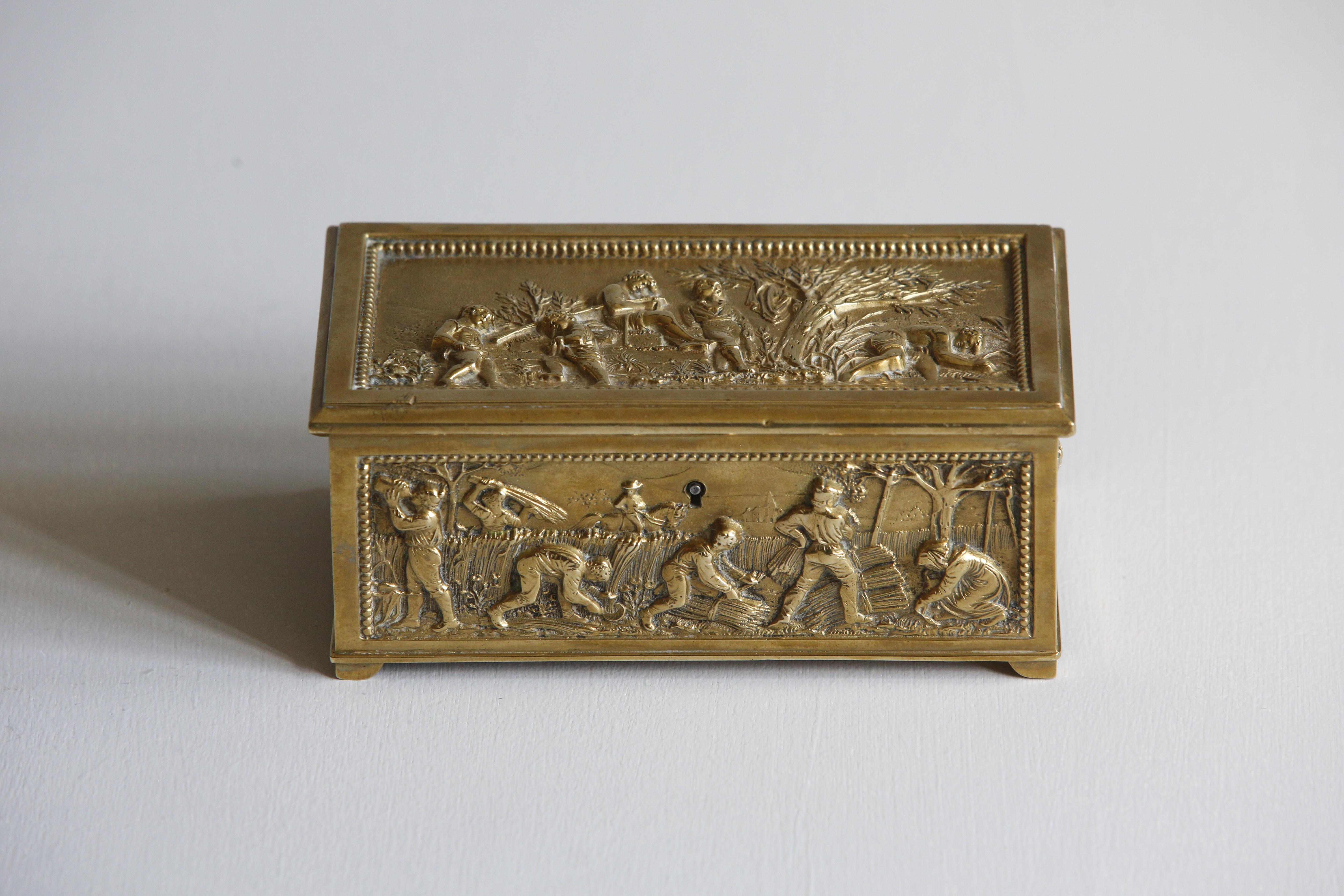 Schmuckkästchen Schatulle Truhe Messing Feinguss um 1910 im Zustand „Gut“ in Cheltenham, GB