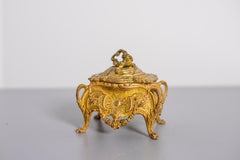 Boîte à bijoux intérieure dorée avec revêtement en satin de soie France, Paris, 1800