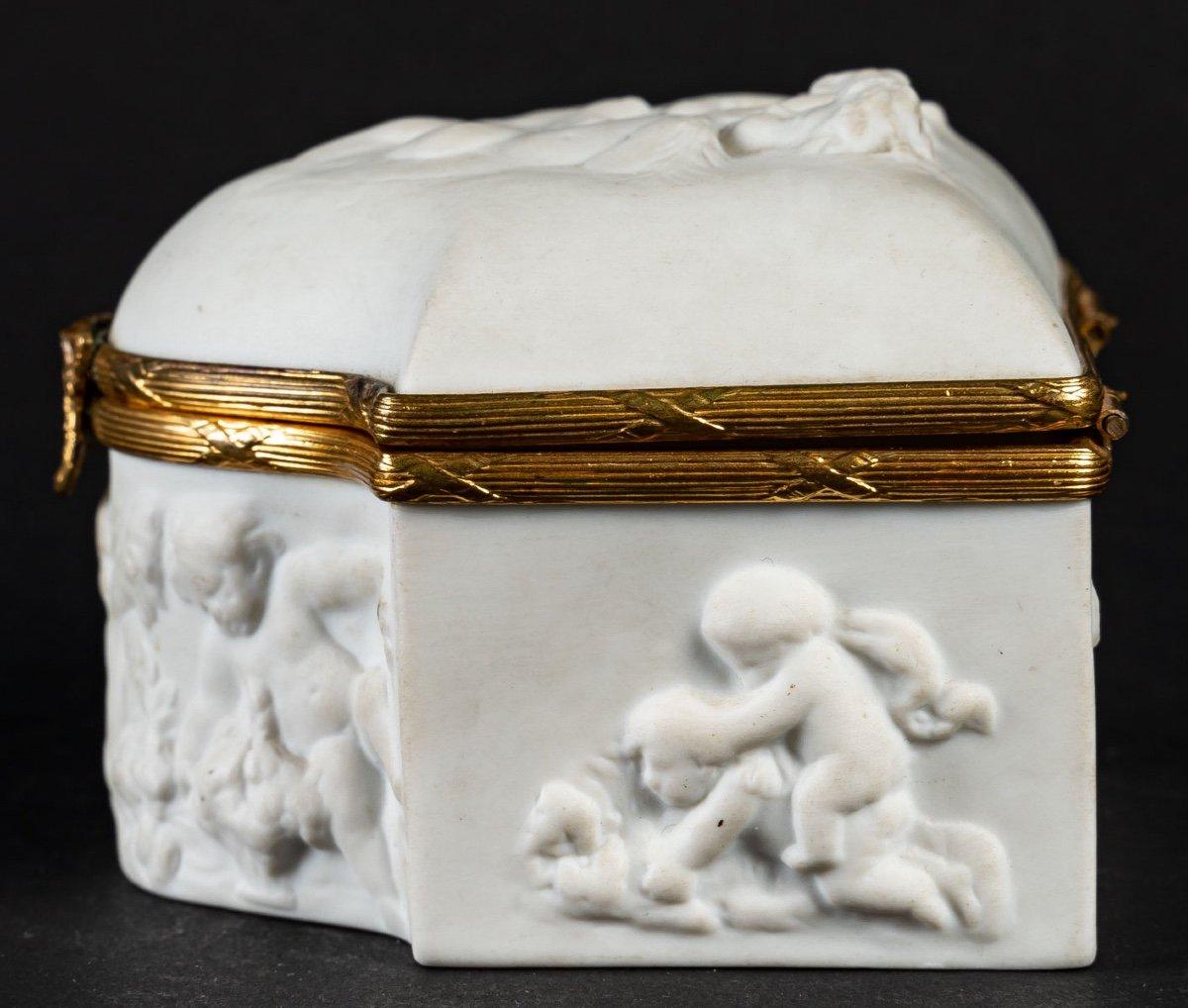 European Jewelry Box in Biscuit of Limoge End XIXth Century Flag