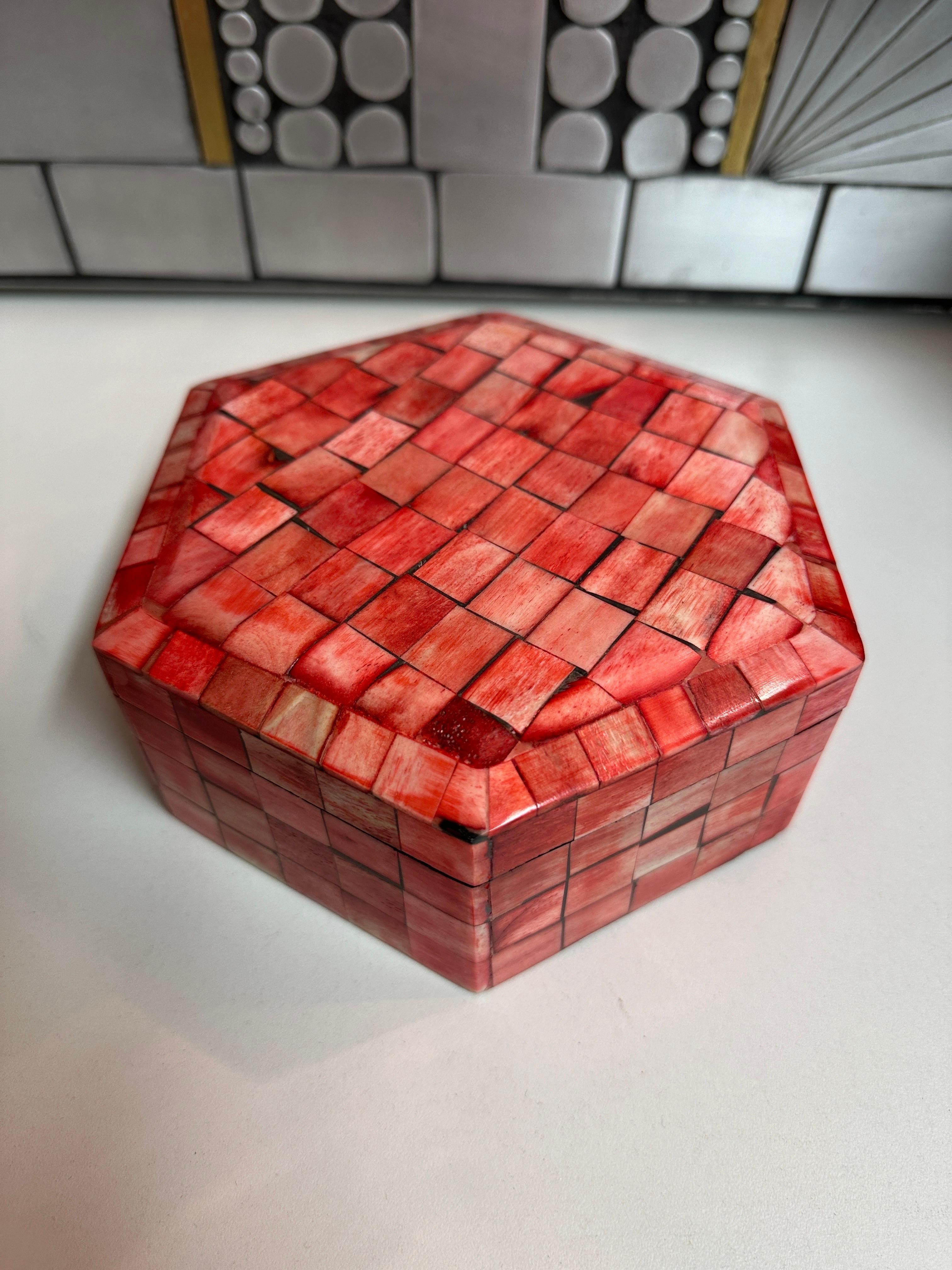 Jewelry Box in Red Dyed Tessellated Bone For Sale 1