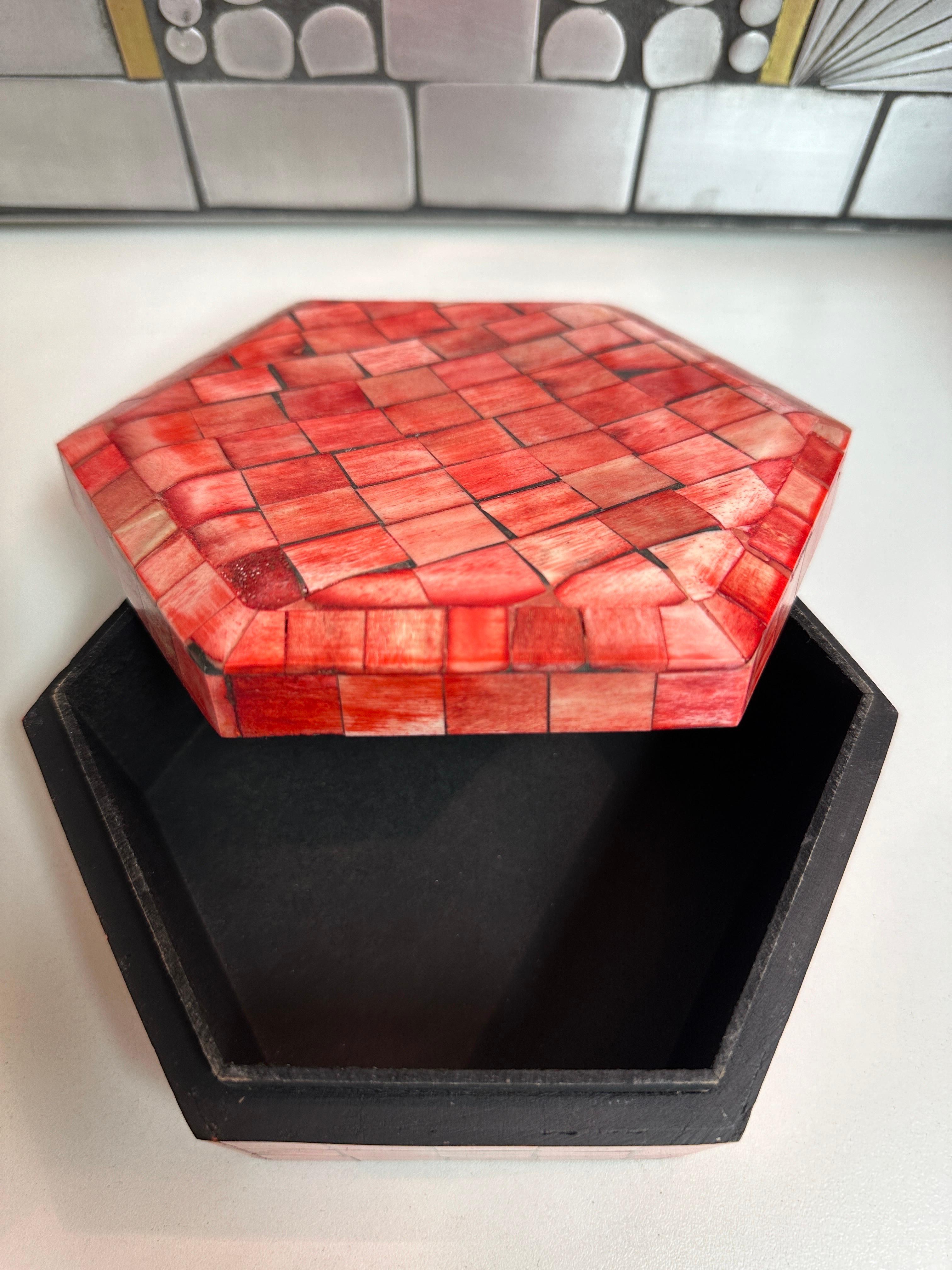 Jewelry Box in Red Dyed Tessellated Bone For Sale 3