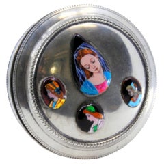 Schmuckkästchen, aus Silber mit doppeltem Fries und "Limoges"-Emaillierung auf dem abnehmbaren Deckel Schmuckkästchen, aus Silber mit doppeltem Fries und "Limoges"-Emaillierung auf dem abnehmbaren Deckel