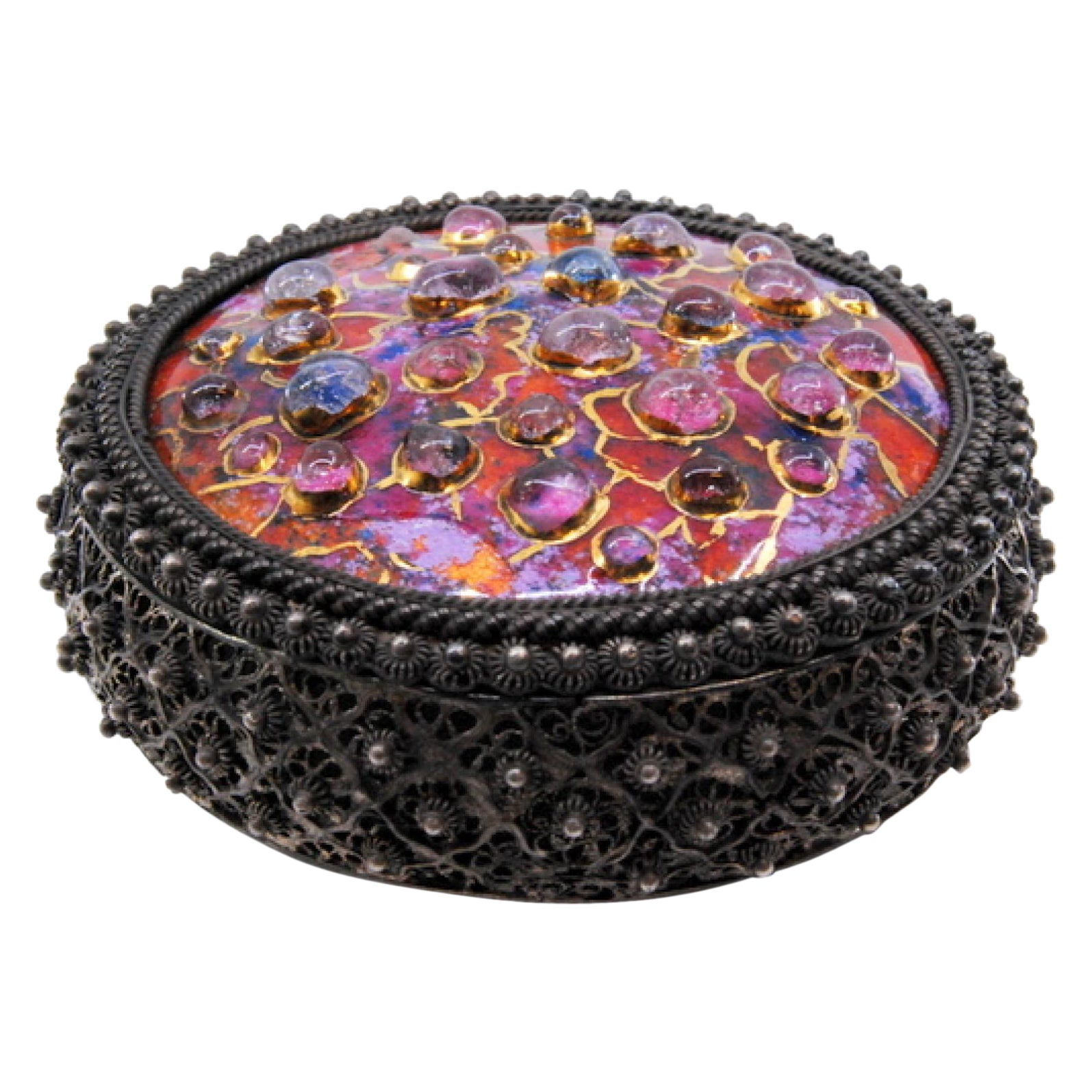 Jewelry box, in silver with colored stones and enamels on the removable lid