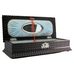 Schmuckkästchen, aus Holz mit Silberapplikation und Palisanderzitterung