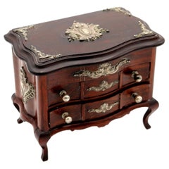 Jewelry box, made of rosewood