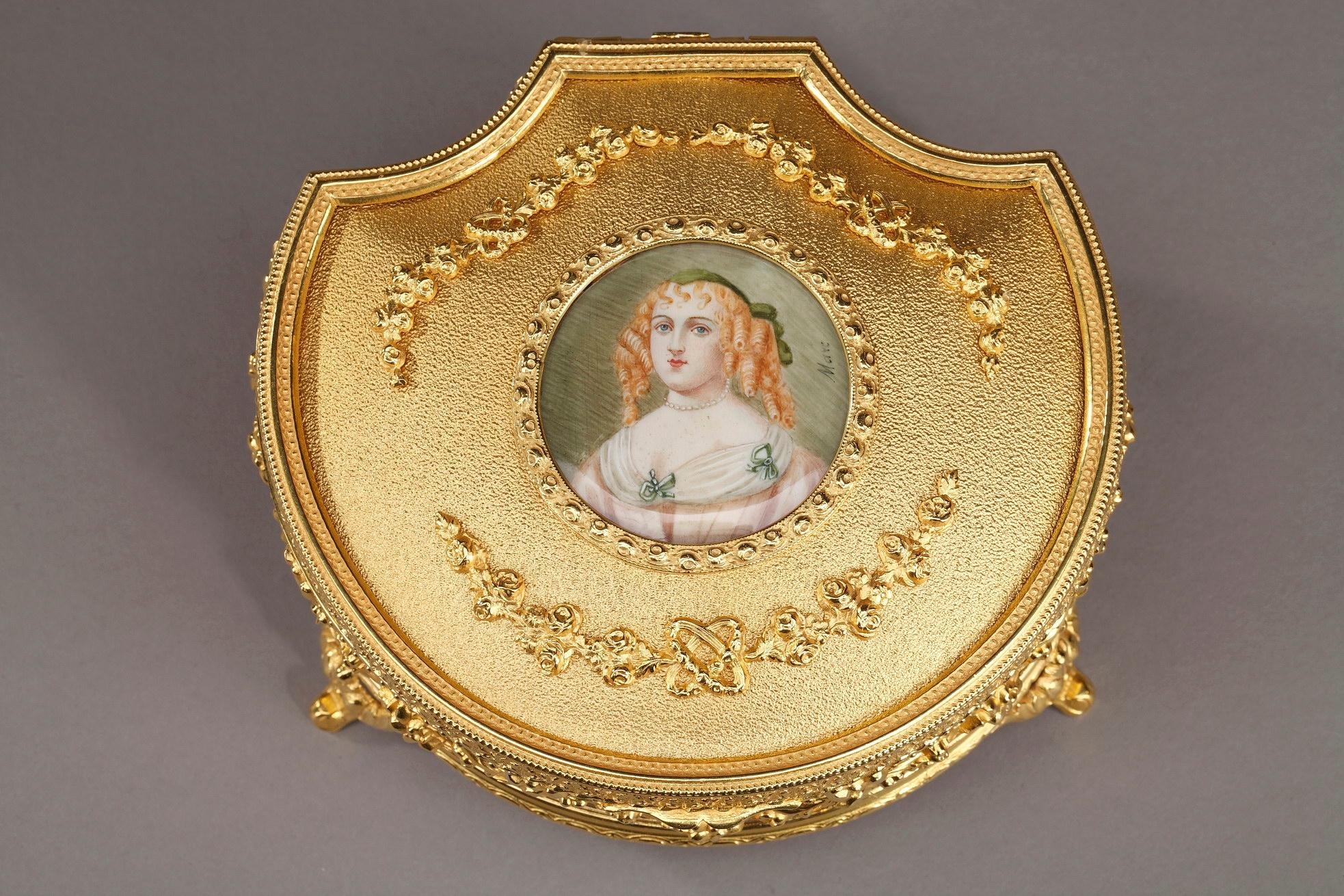 Crystal Jewelry Box with the Portrait of Madame de Sévigné For Sale