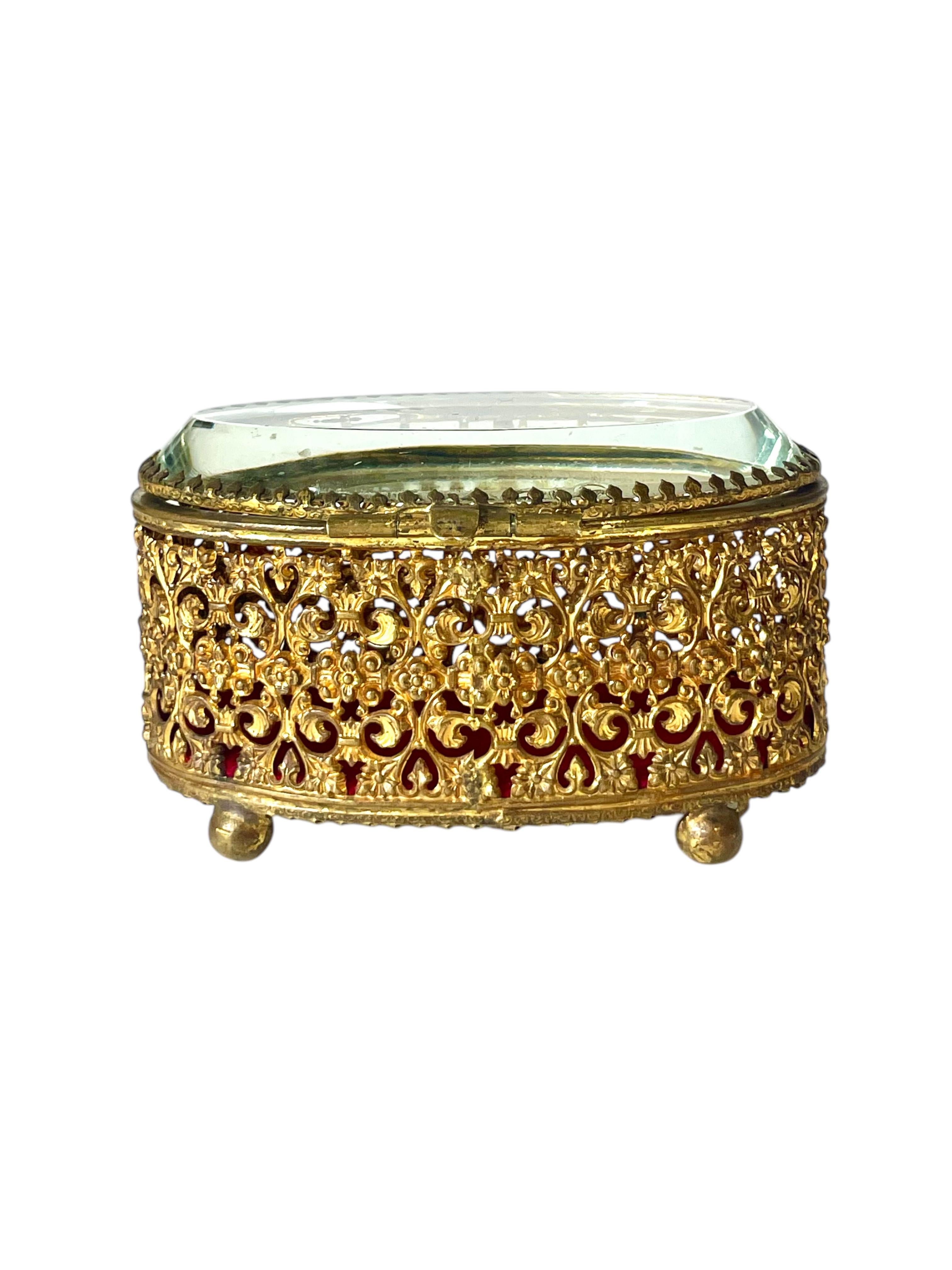 Jewelry Casket in Gilt Bronze and Beveled Glass, 19th Century For Sale 10