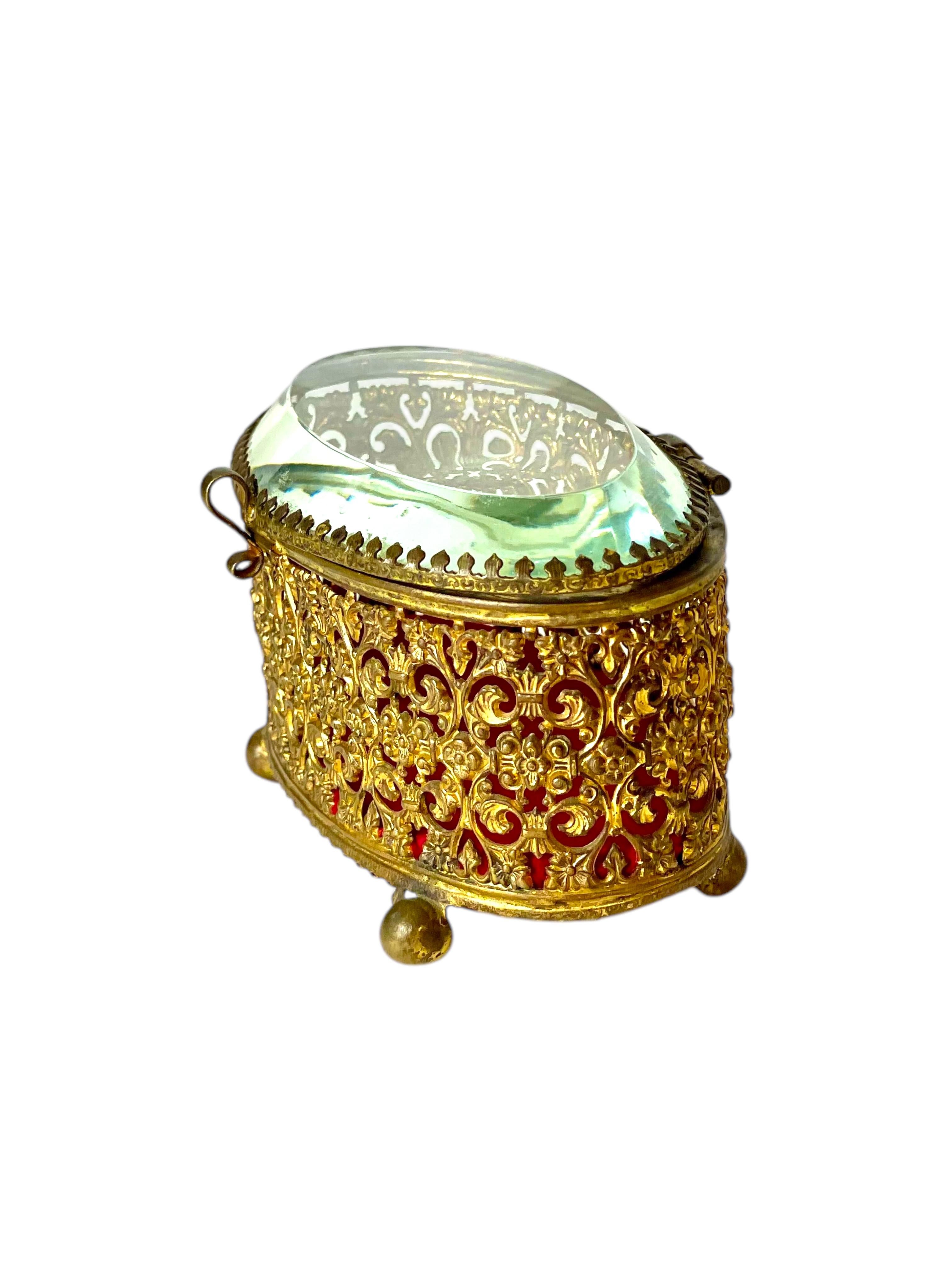 Jewelry Casket in Gilt Bronze and Beveled Glass, 19th Century In Good Condition For Sale In LA CIOTAT, FR