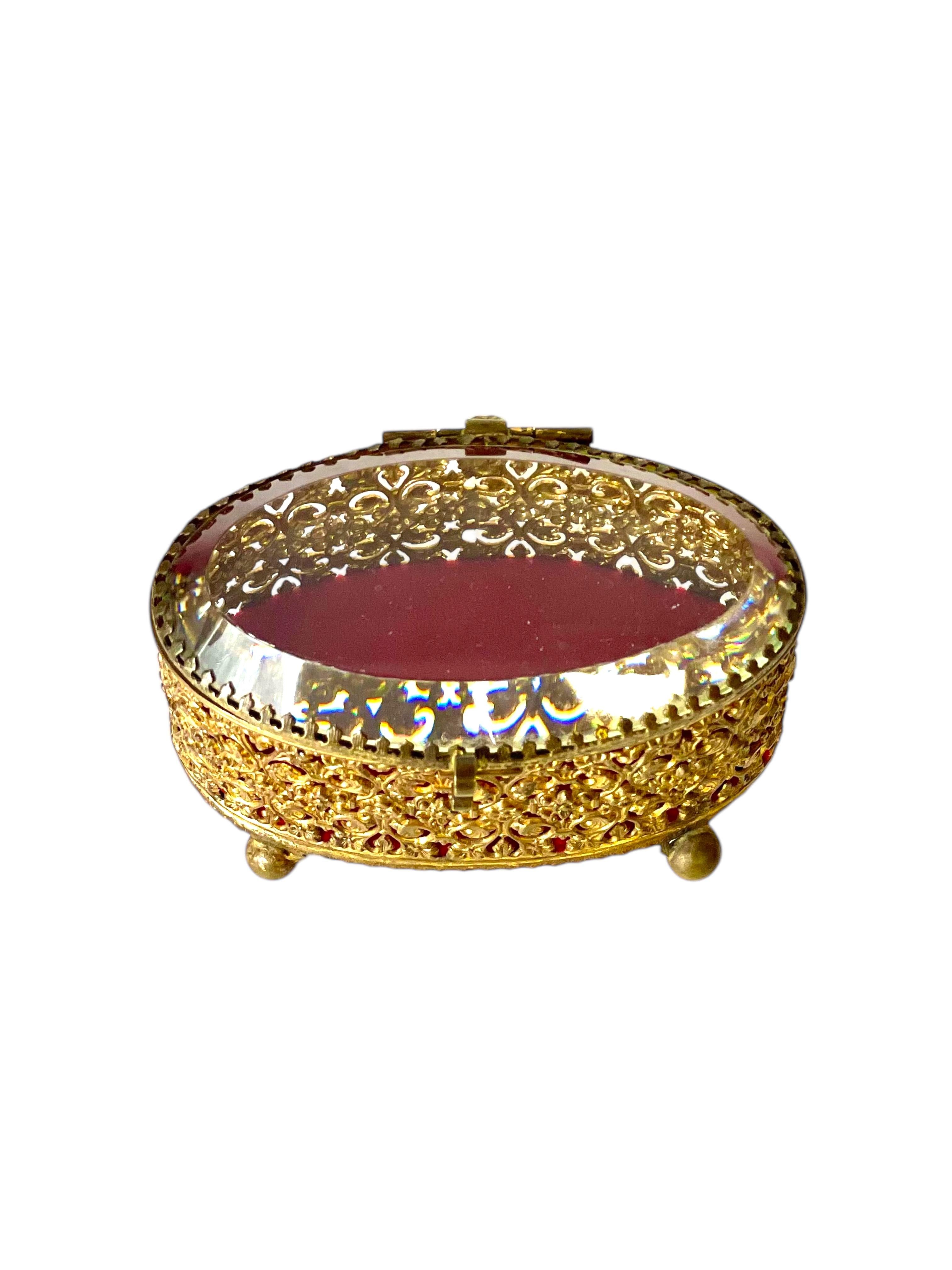 Jewelry Casket in Gilt Bronze and Beveled Glass, 19th Century For Sale 3