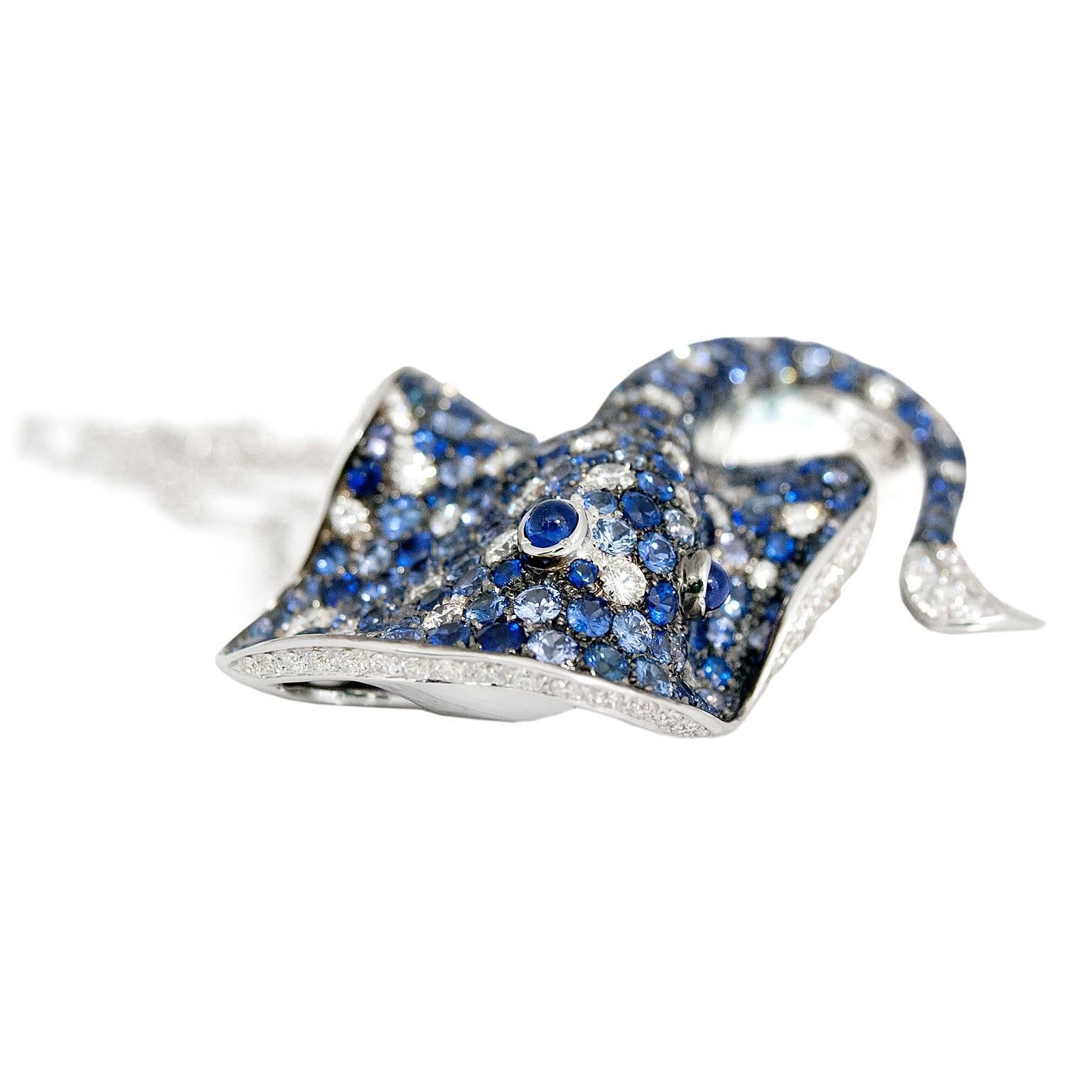 Round Cut Jewelry Ray Fish White Diamond Blue Sapphire 18kt Gold Brooch Pendant / Necklace For Sale