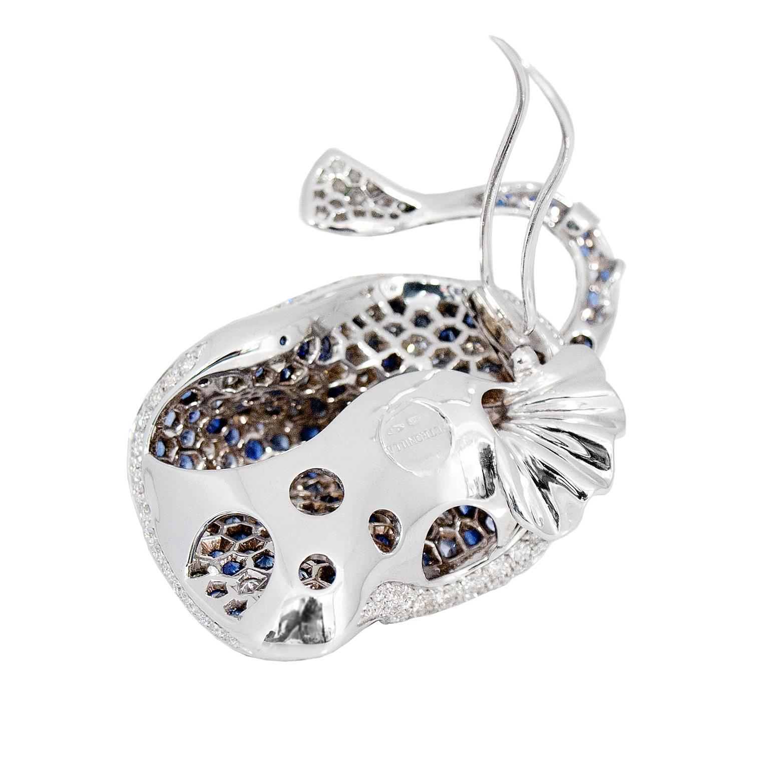 Women's Jewelry Ray Fish White Diamond Blue Sapphire 18kt Gold Brooch Pendant / Necklace For Sale