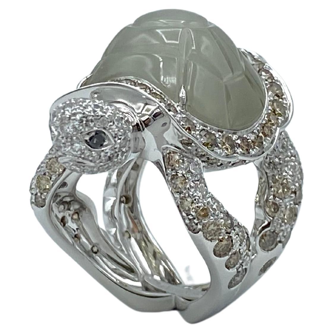 Bijoux Tortue Noir Brun Blanc Diamant Pierre dure Adularia Bague en or 18 carats en vente 2