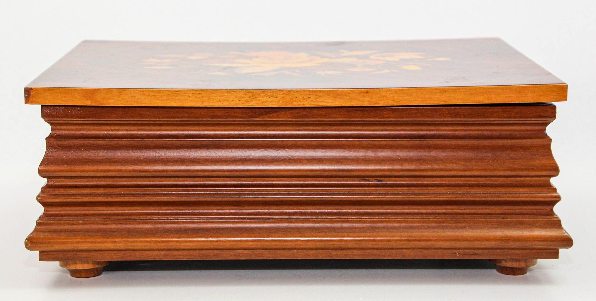 Jewelry Wooden Music Box Made in Italy with Flowers Inlaid Burl Wood Top For Sale 1