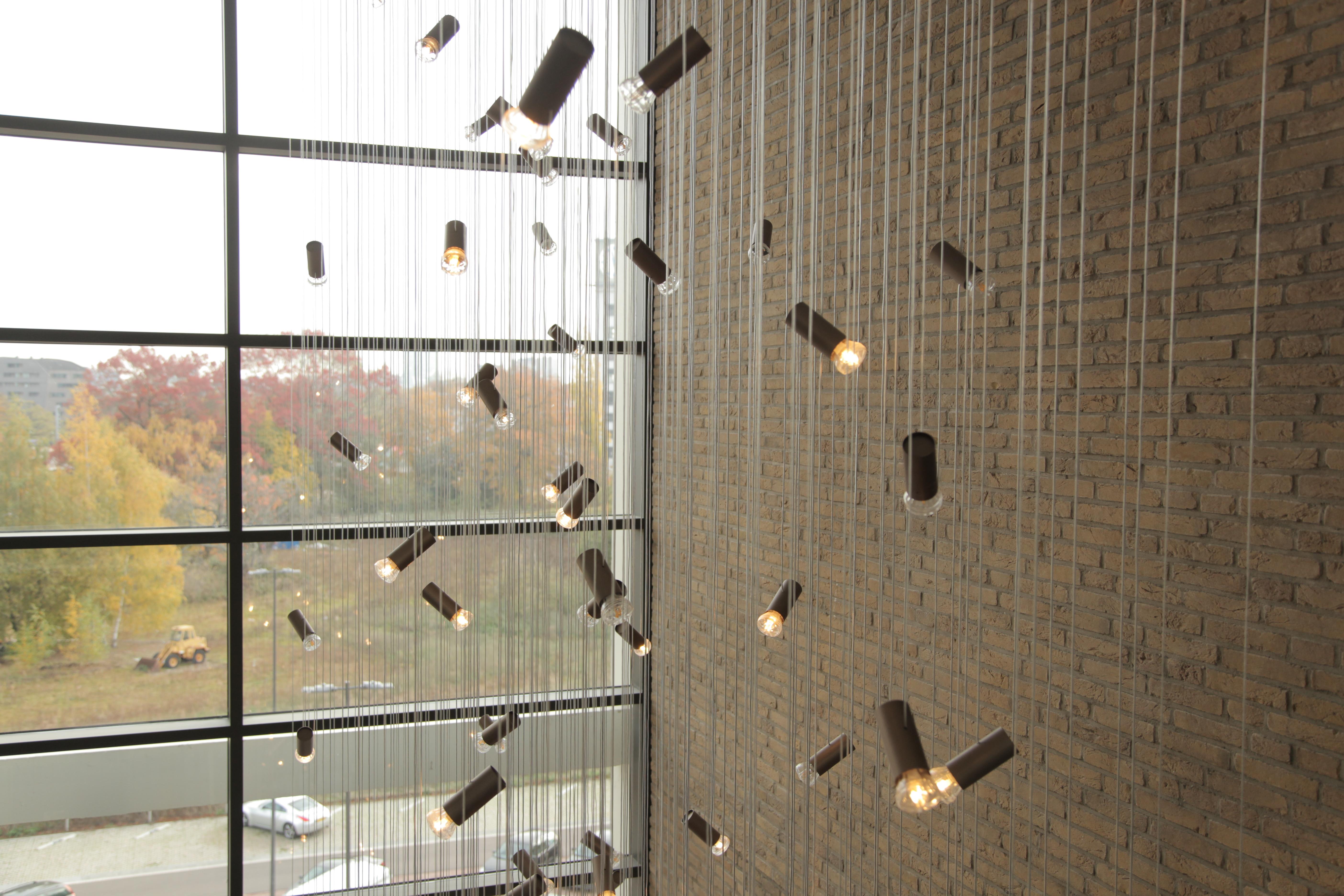 Alluminio Jewell 1 Lampada a sospensione angolare in alluminio anodizzato nero Contemporary di JSPR in vendita